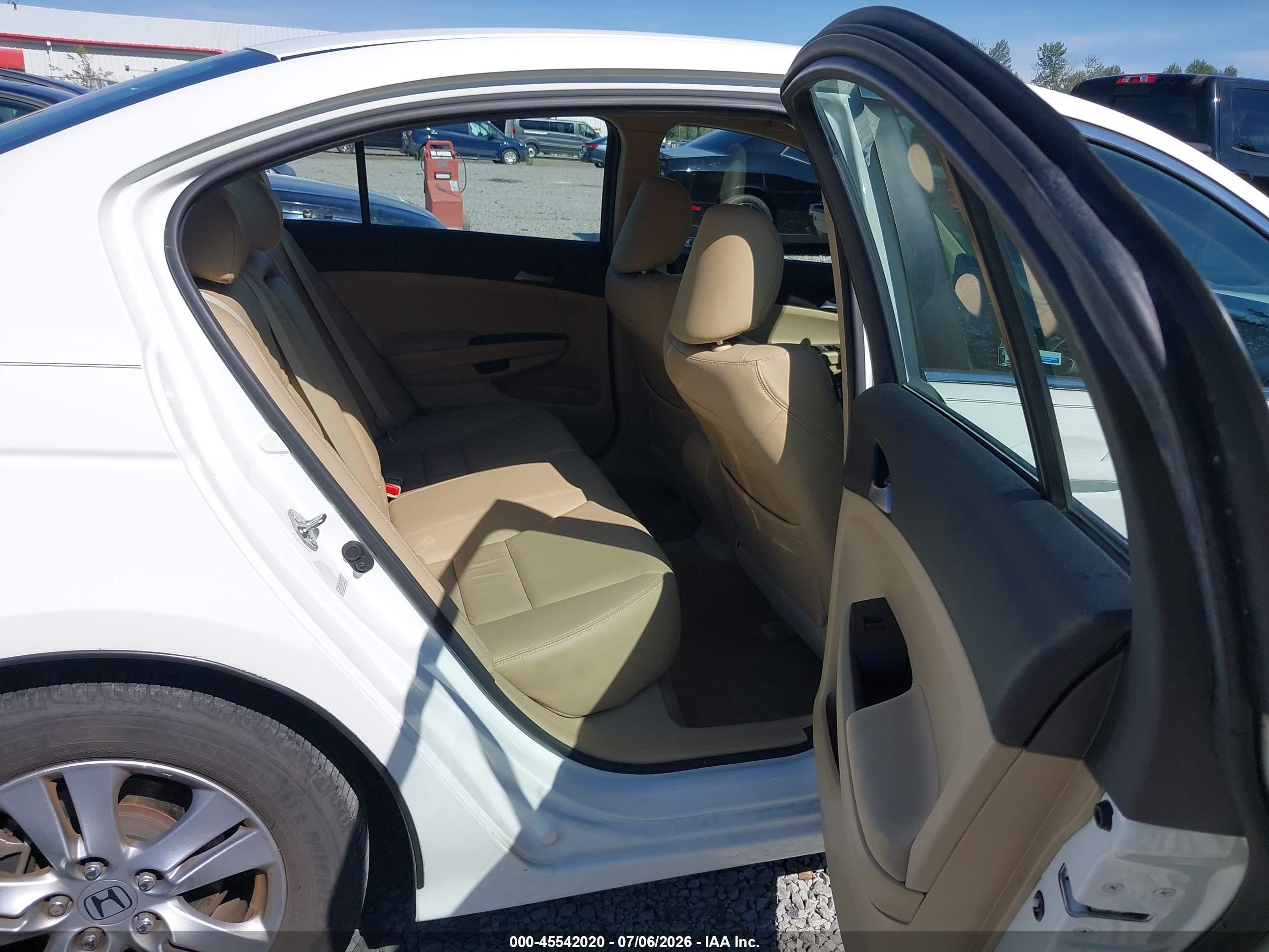 2012 Honda Accord 2.4 Se Белый vin: 1HGCP2F69CA179803