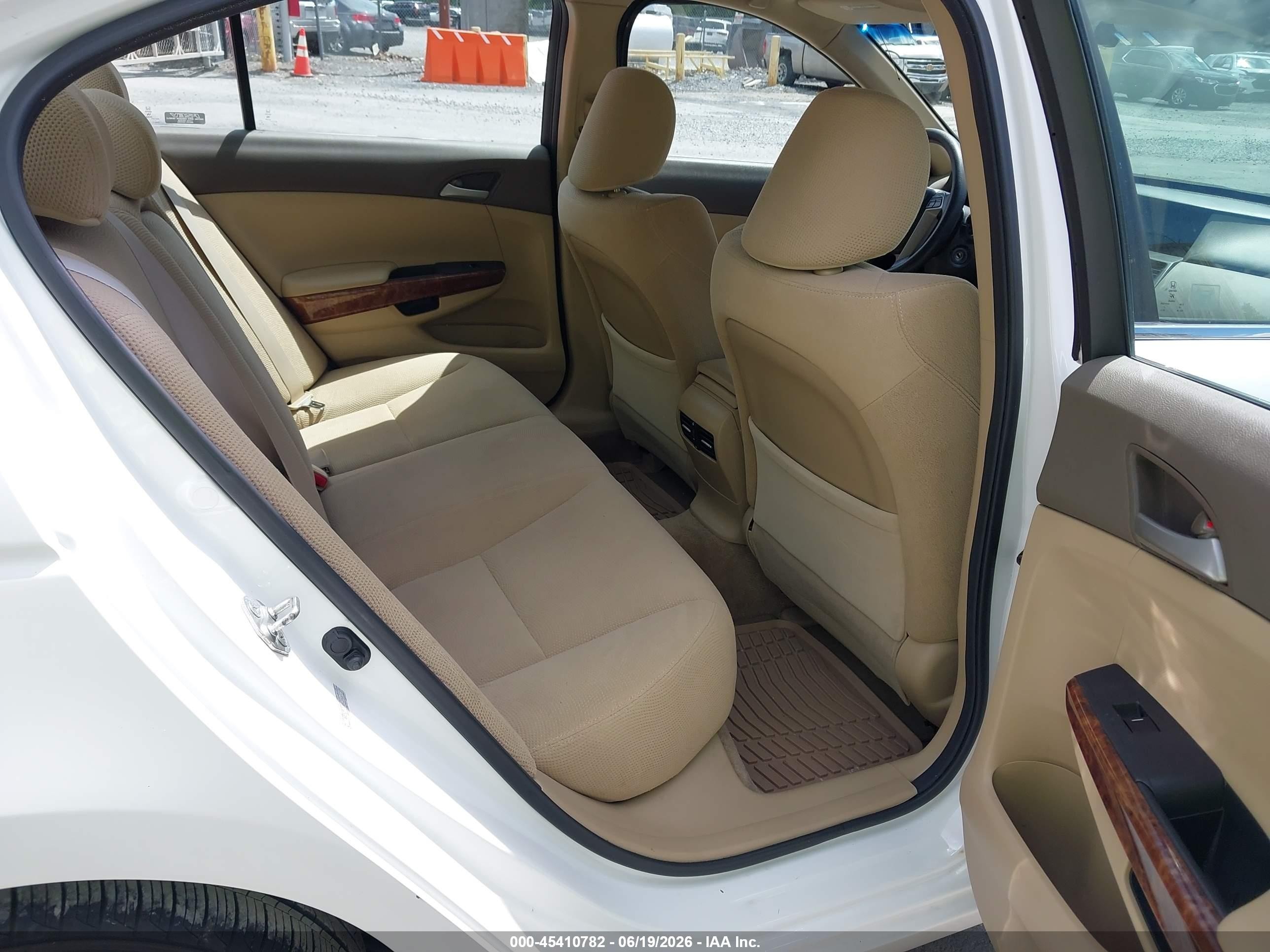 2010 Honda Accord 2.4 Ex Белый vin: 1HGCP2F70AA116627