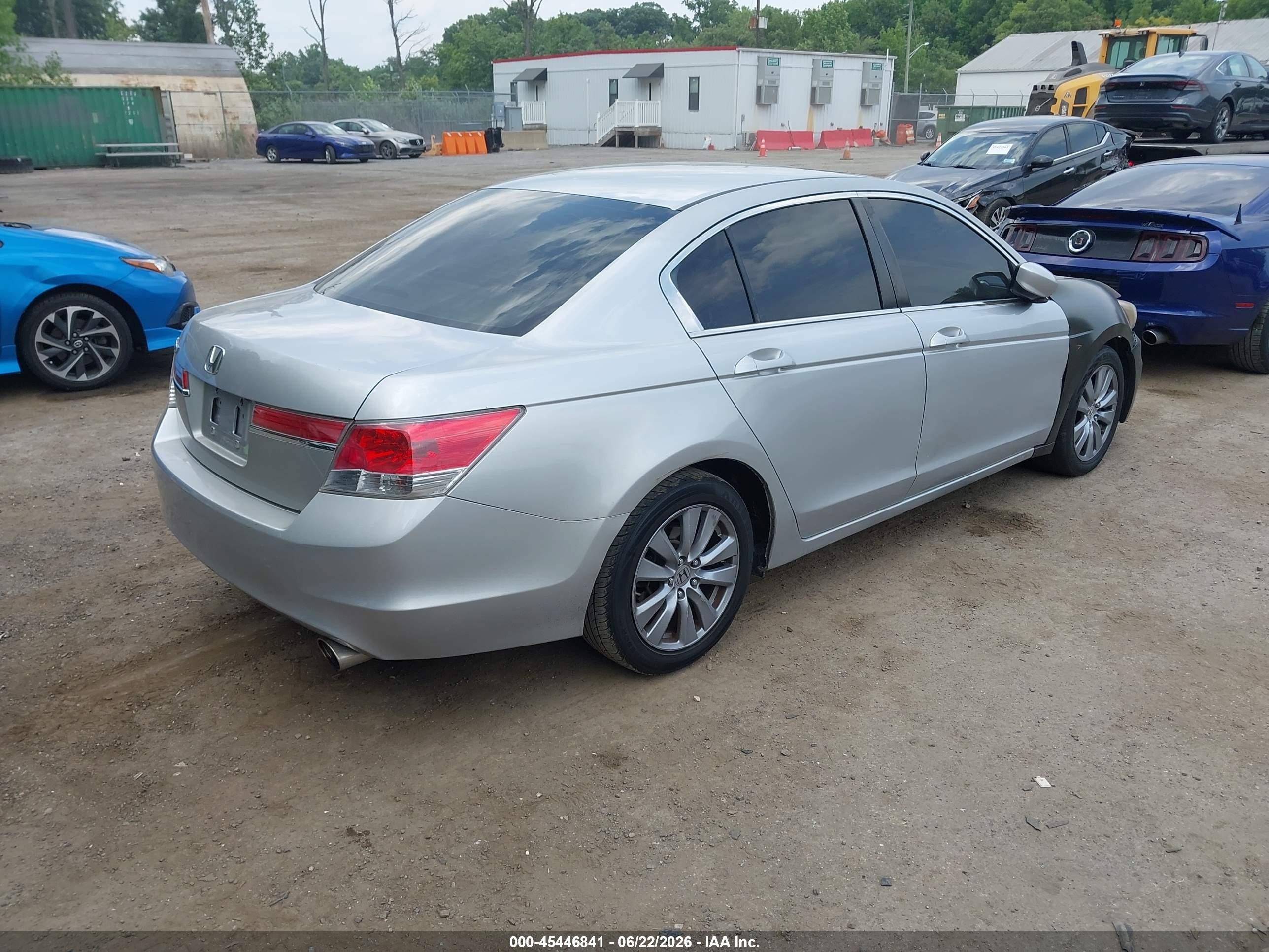 2011 Honda Accord 2.4 Ex Серебряный vin: 1HGCP2F70BA088894