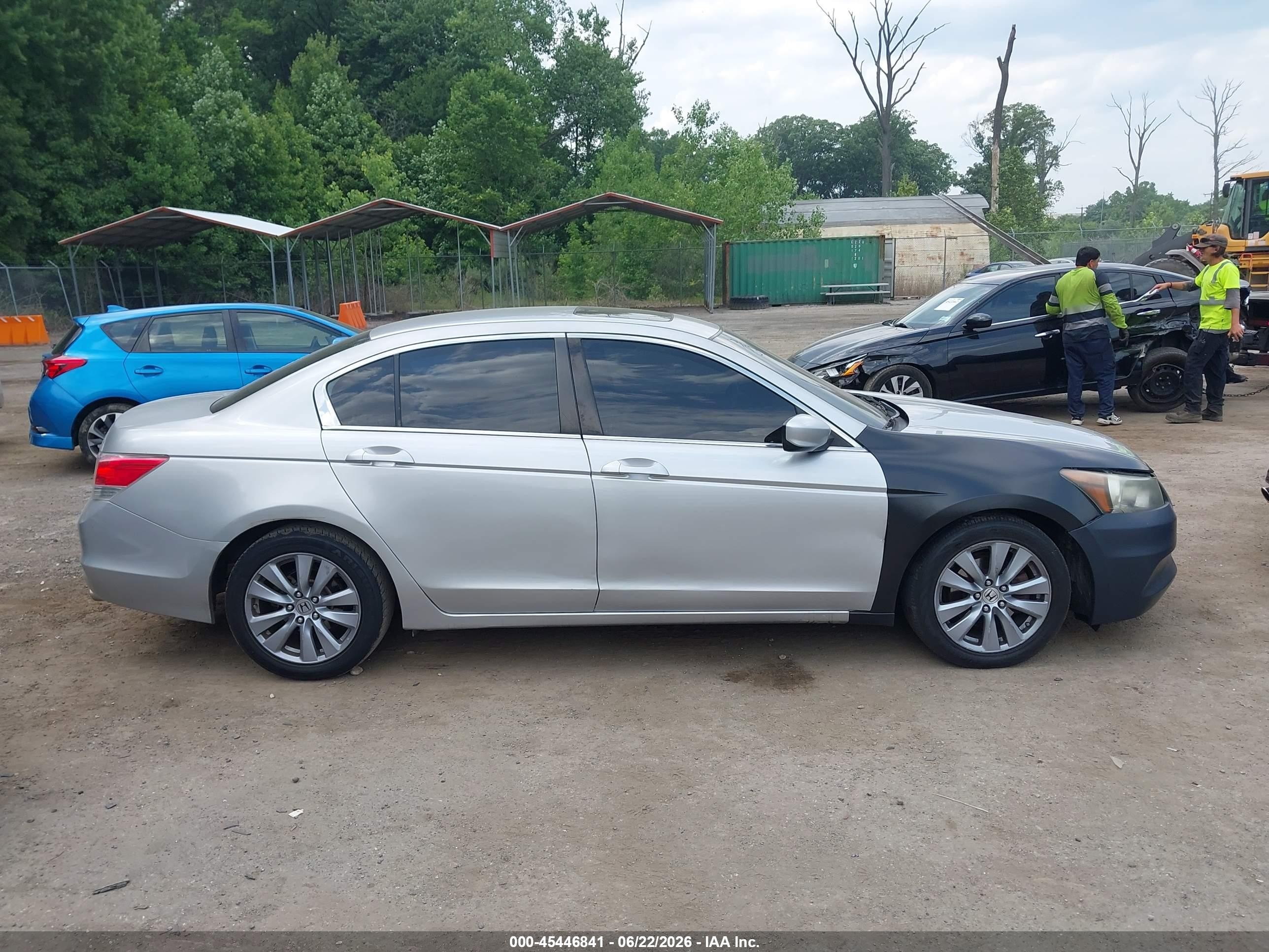 2011 Honda Accord 2.4 Ex Серебряный vin: 1HGCP2F70BA088894