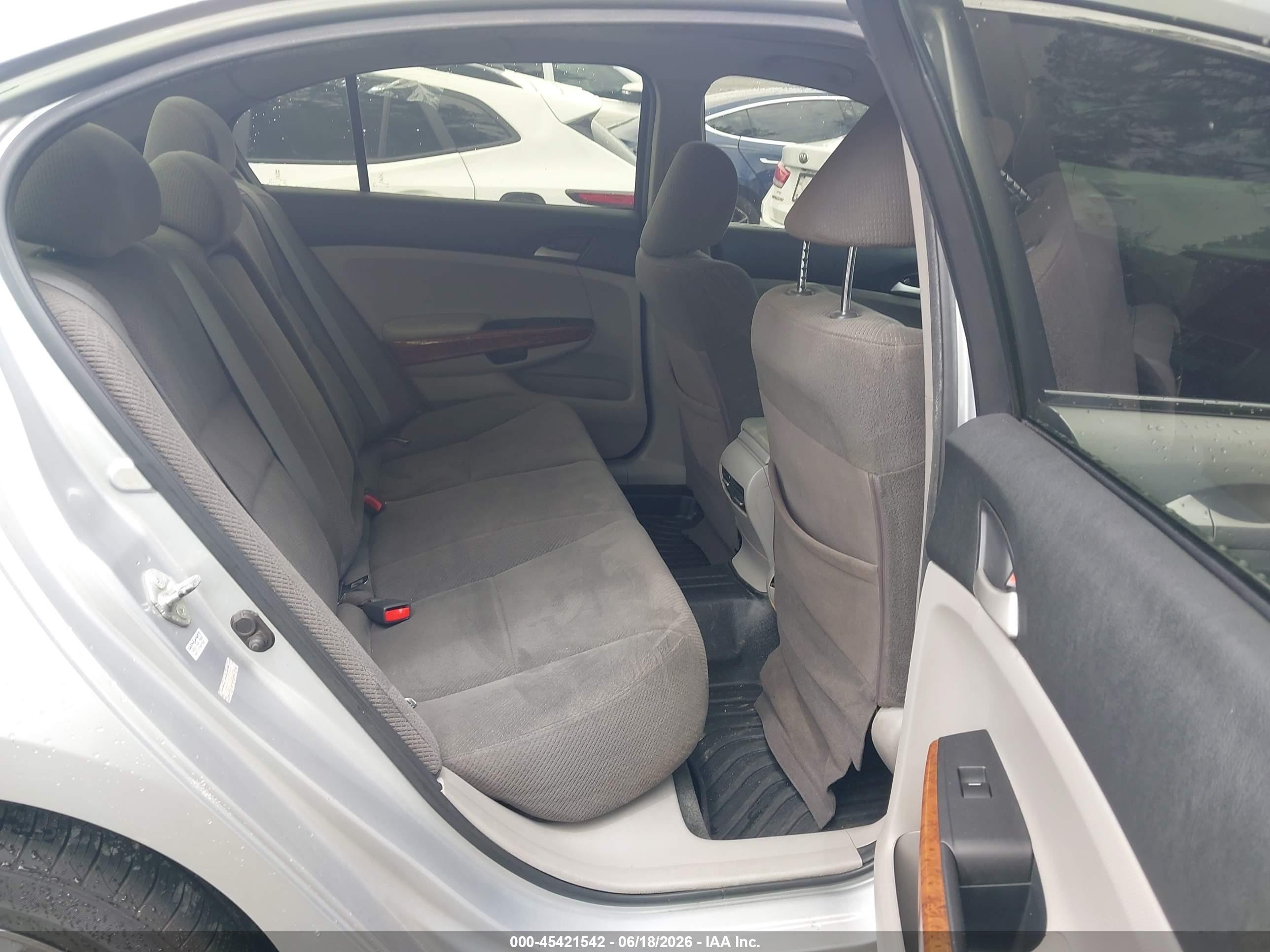 2012 Honda Accord 2.4 Ex Silver vin: 1HGCP2F70CA113441