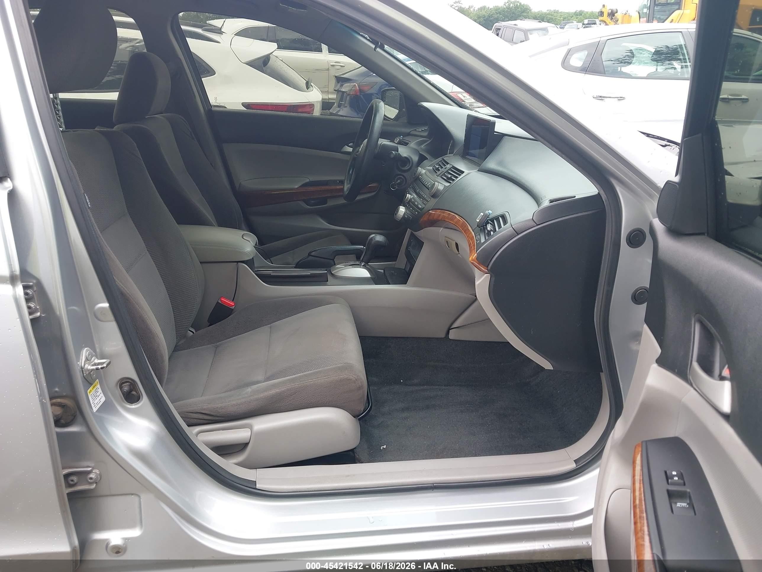 2012 Honda Accord 2.4 Ex Silver vin: 1HGCP2F70CA113441