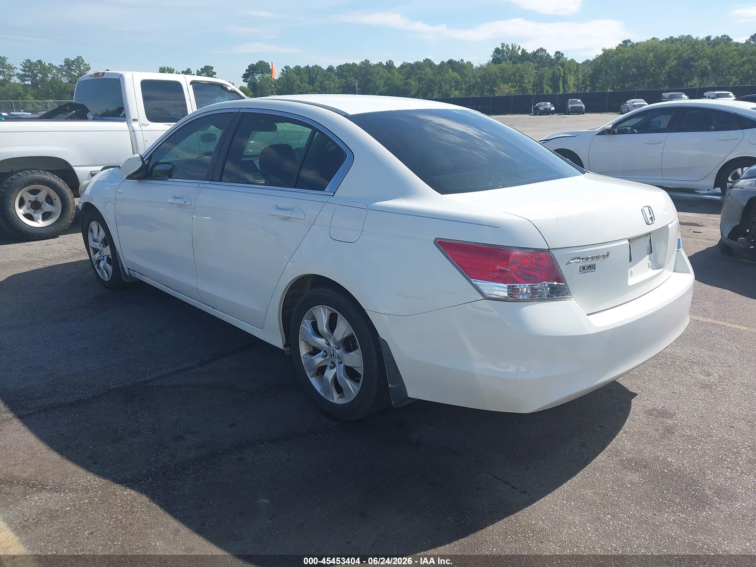 2010 Honda Accord 2.4 Ex Белый vin: 1HGCP2F71AA105460