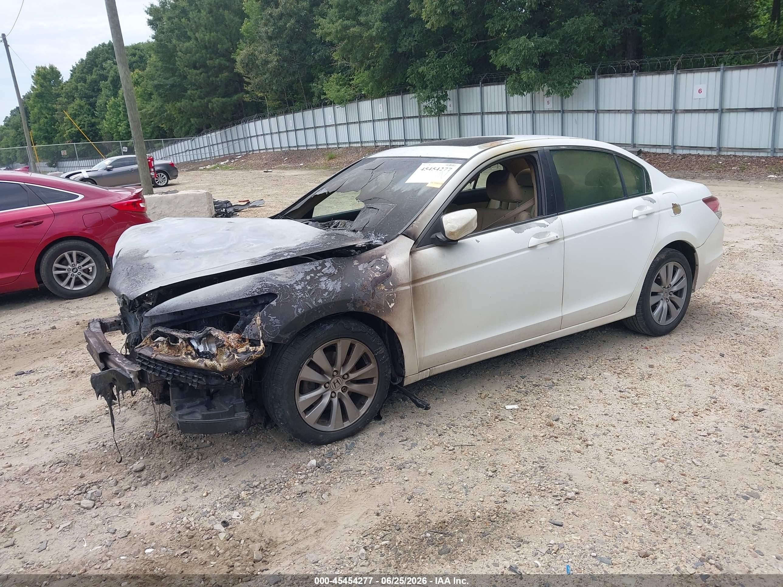 2011 Honda Accord 2.4 Ex White vin: 1HGCP2F71BA065687