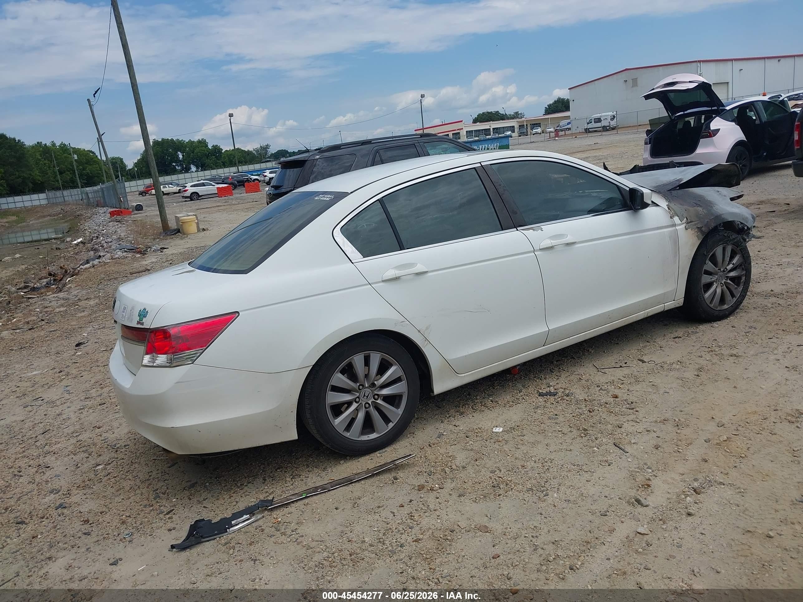2011 Honda Accord 2.4 Ex White vin: 1HGCP2F71BA065687
