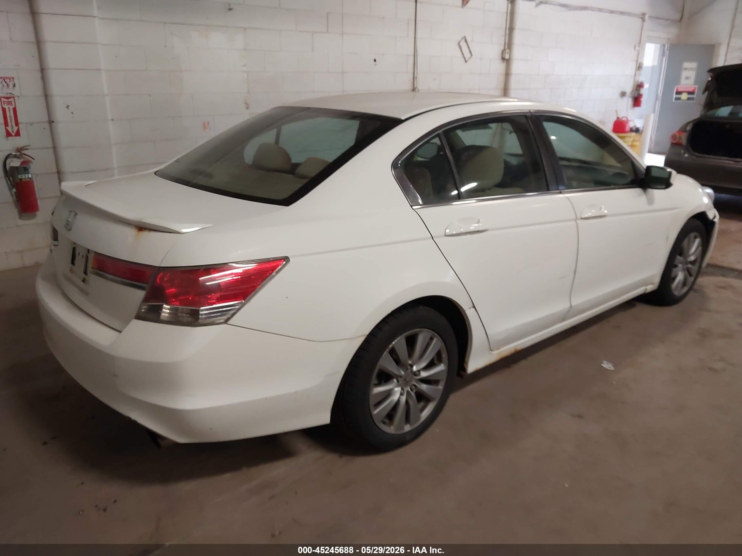 2012 Honda Accord 2.4 Ex White vin: 1HGCP2F71CA235175