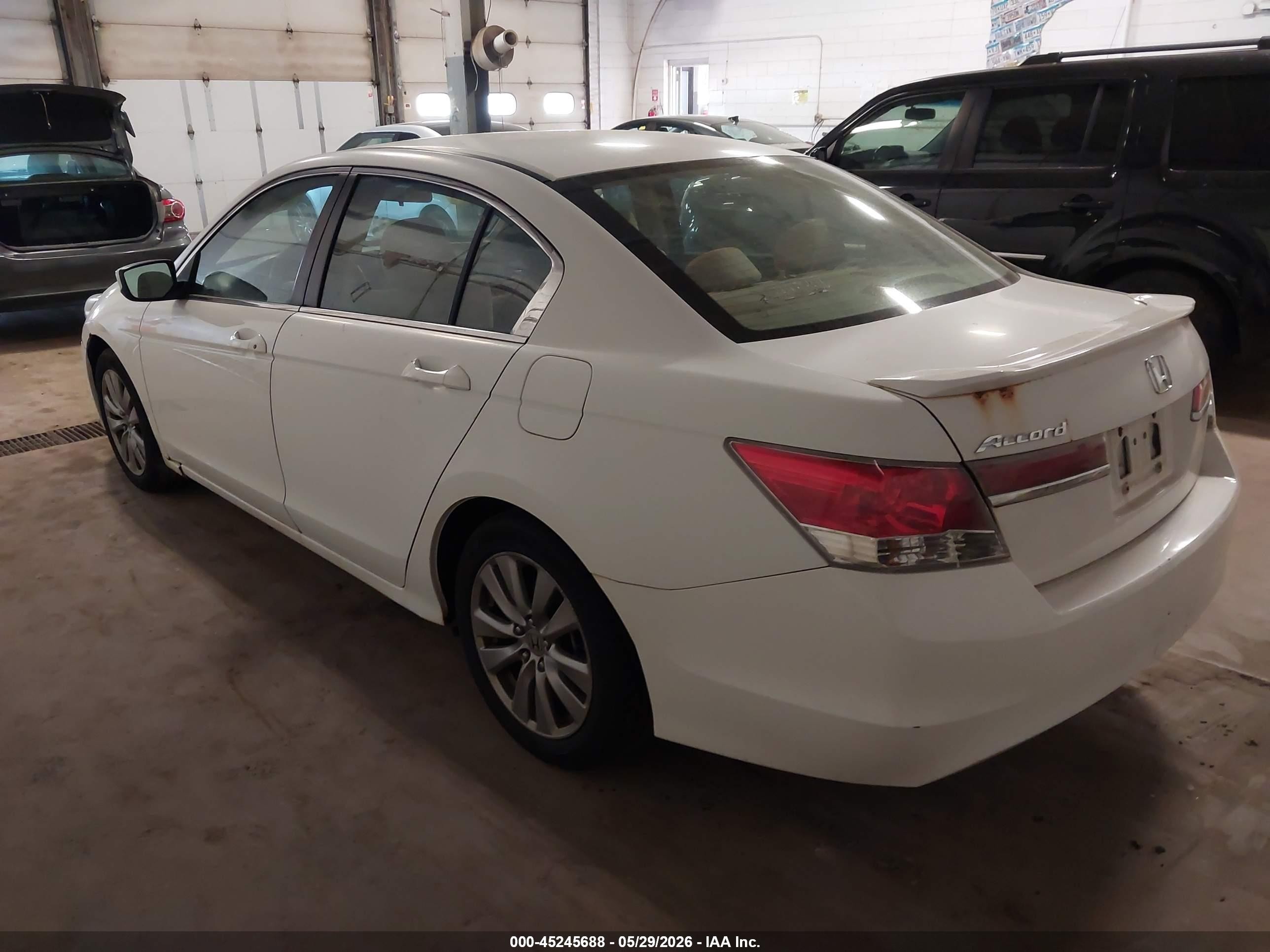 2012 Honda Accord 2.4 Ex White vin: 1HGCP2F71CA235175