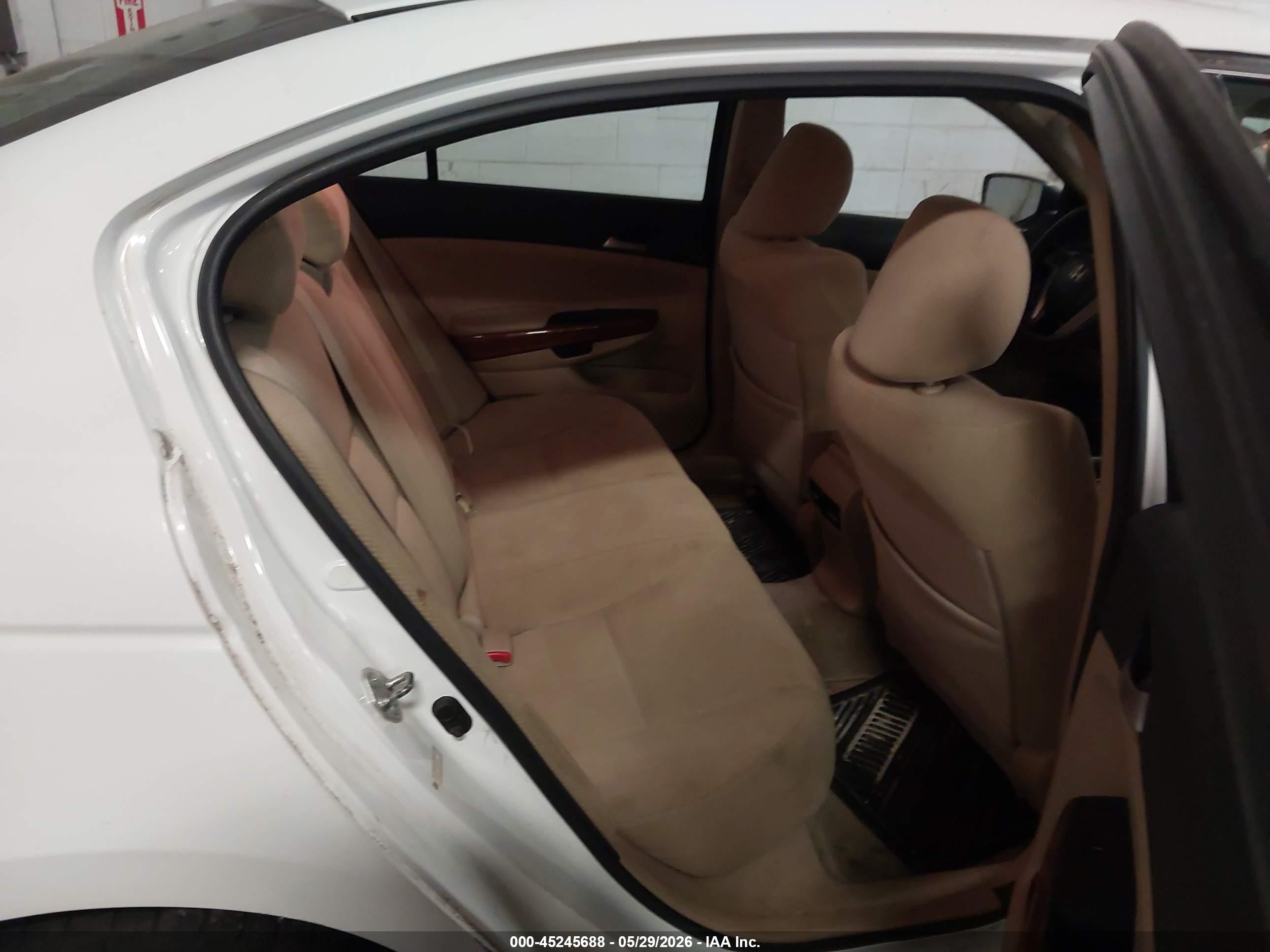 2012 Honda Accord 2.4 Ex White vin: 1HGCP2F71CA235175