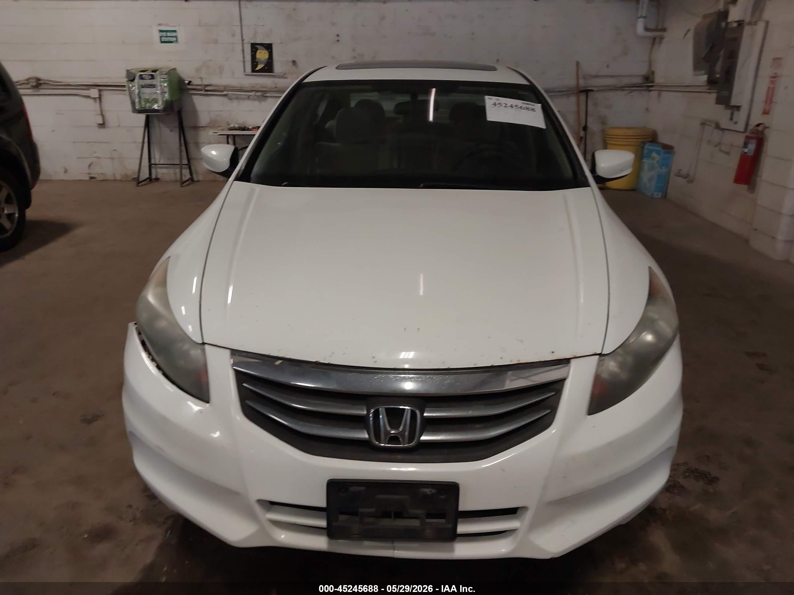 2012 Honda Accord 2.4 Ex White vin: 1HGCP2F71CA235175