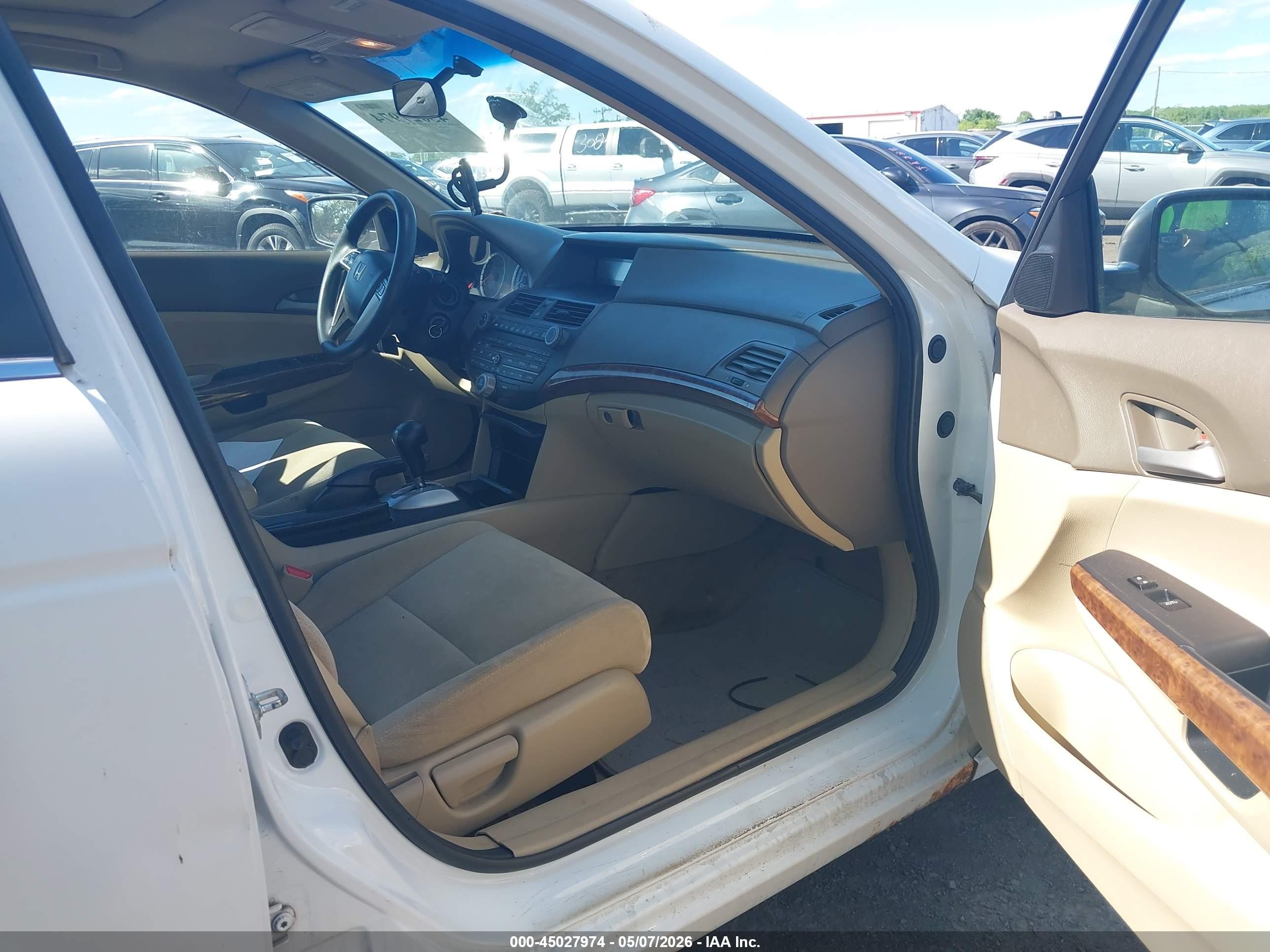 2010 Honda Accord 2.4 Ex White vin: 1HGCP2F73AA081081