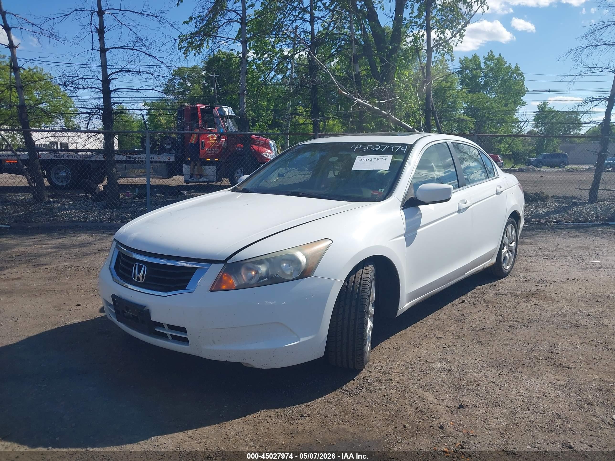 2010 Honda Accord 2.4 Ex White vin: 1HGCP2F73AA081081