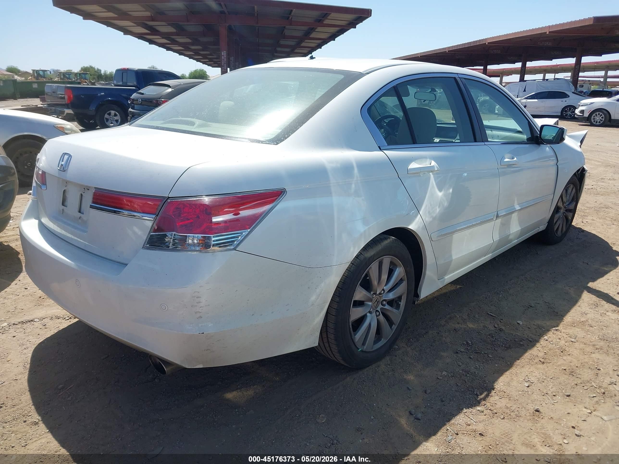 2011 Honda Accord 2.4 Ex White vin: 1HGCP2F73BA004423