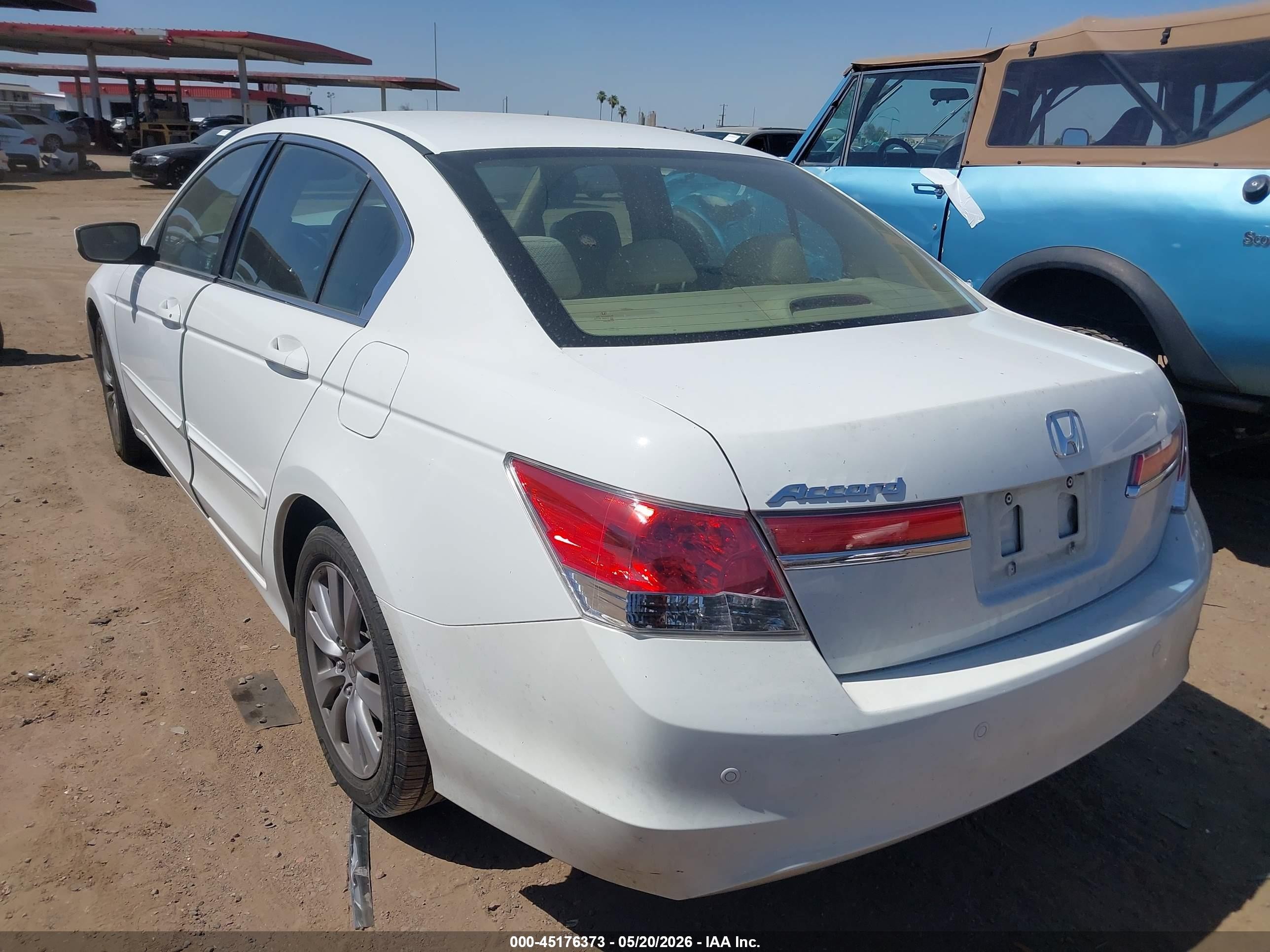 2011 Honda Accord 2.4 Ex White vin: 1HGCP2F73BA004423