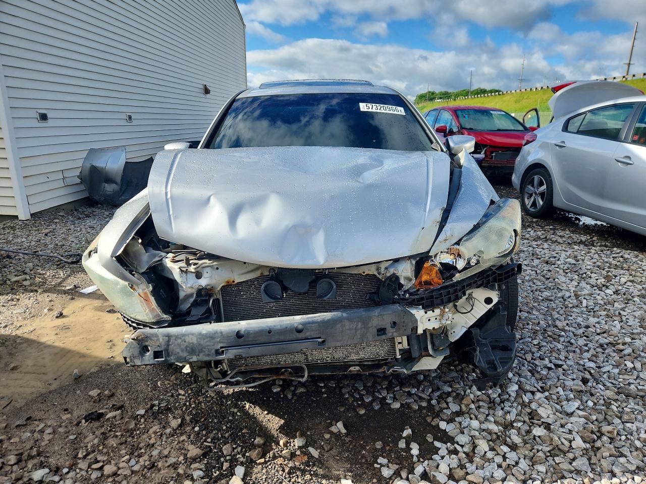 2011 Honda Accord Silver vin: 1HGCP2F73BA045523