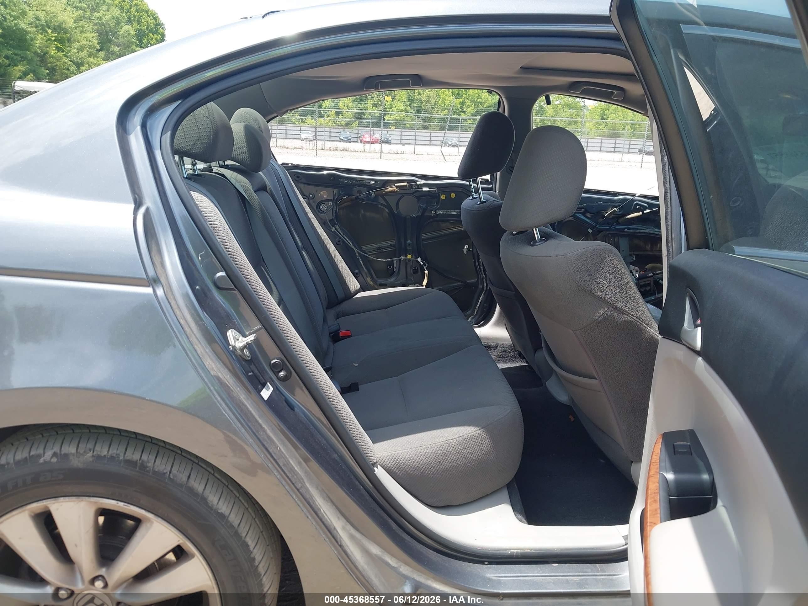 2012 Honda Accord 2.4 Ex Gray vin: 1HGCP2F73CA190658