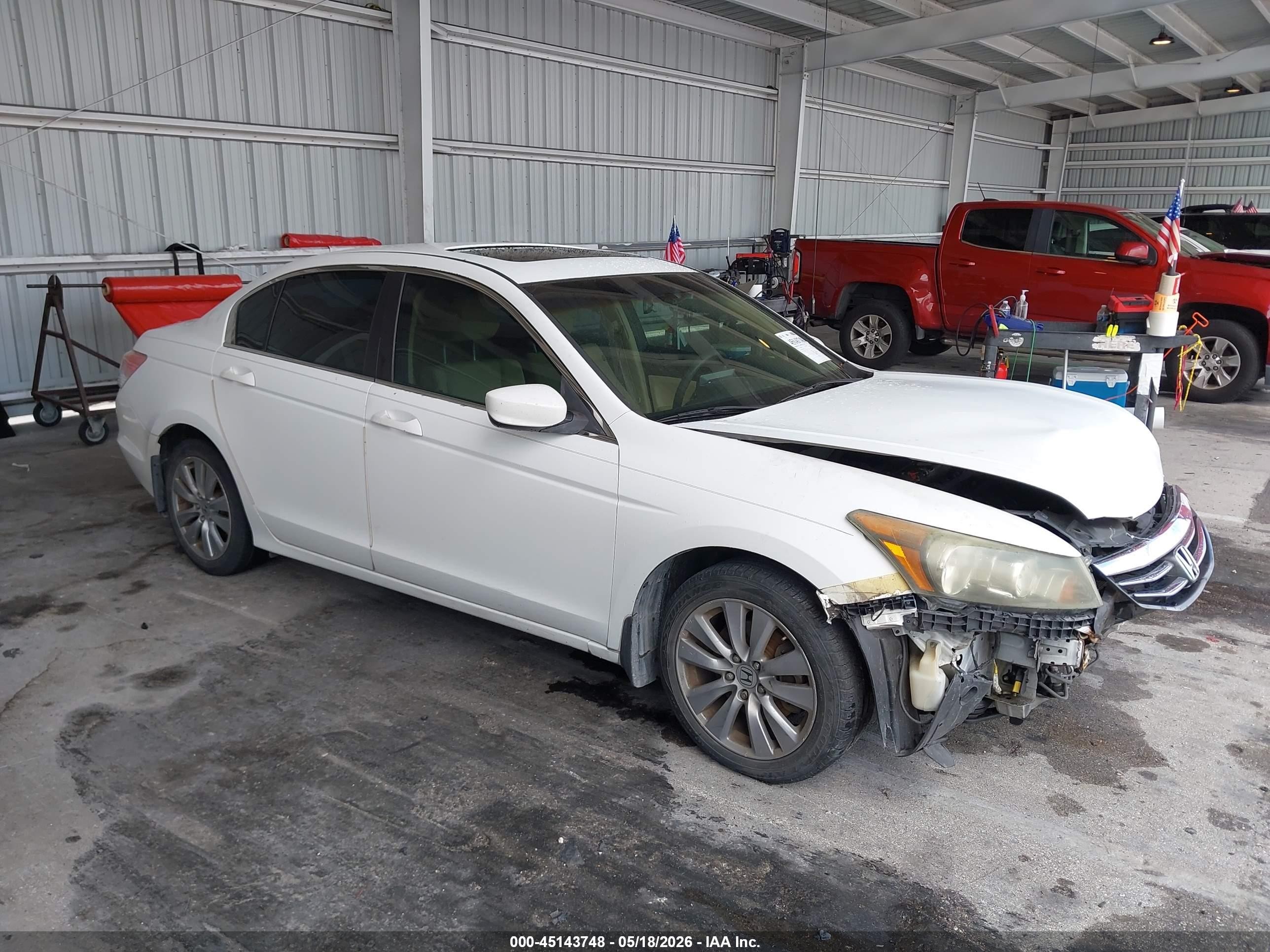 2011 Honda Accord 2.4 Ex White vin: 1HGCP2F75BA112672