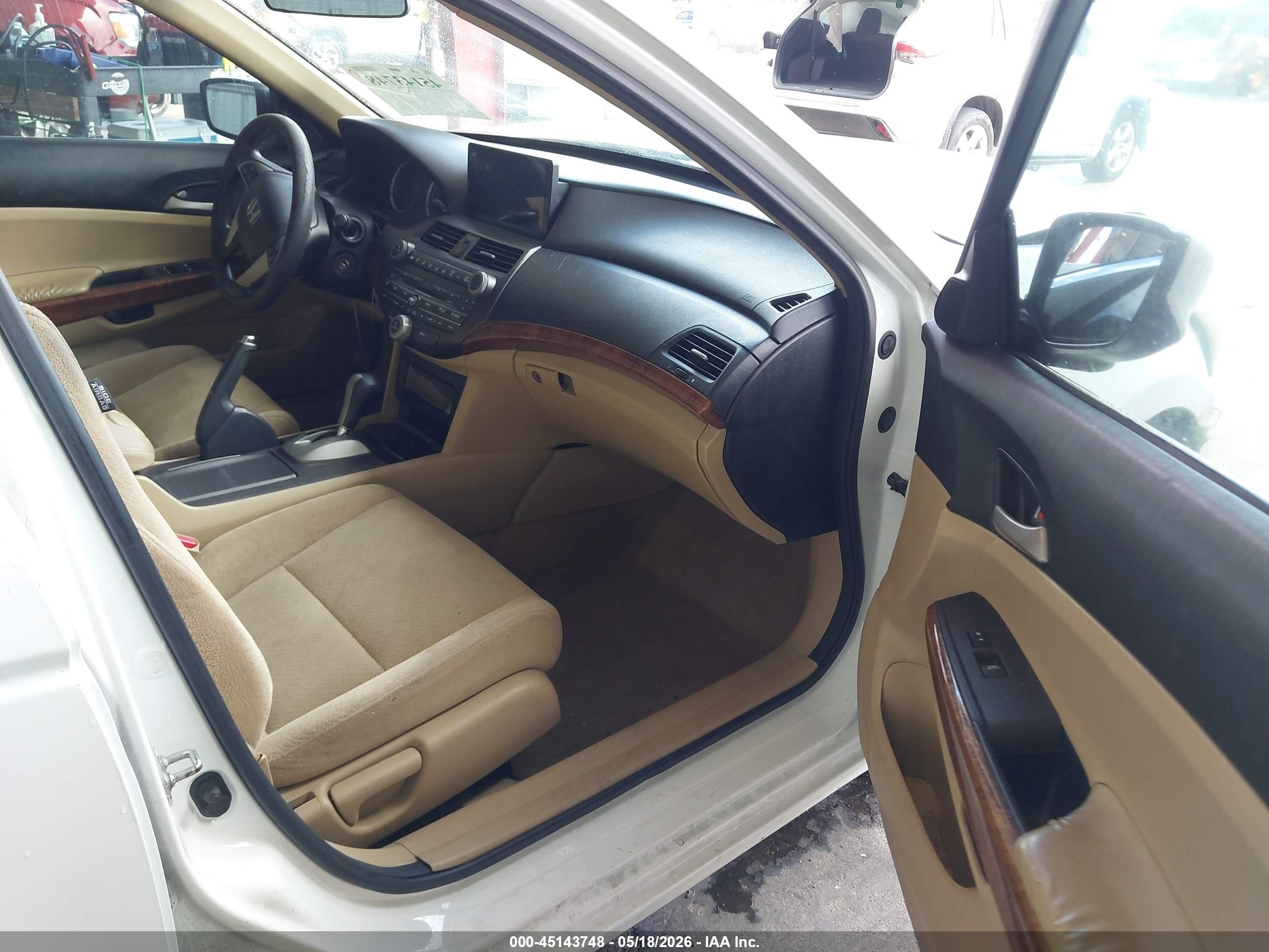 2011 Honda Accord 2.4 Ex White vin: 1HGCP2F75BA112672