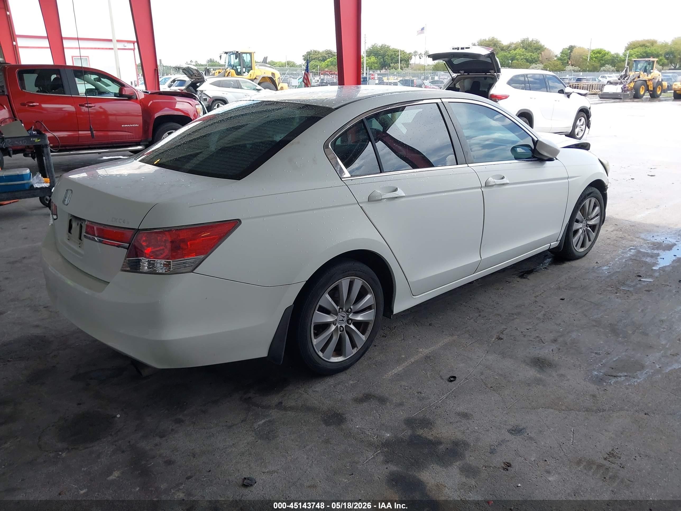2011 Honda Accord 2.4 Ex White vin: 1HGCP2F75BA112672