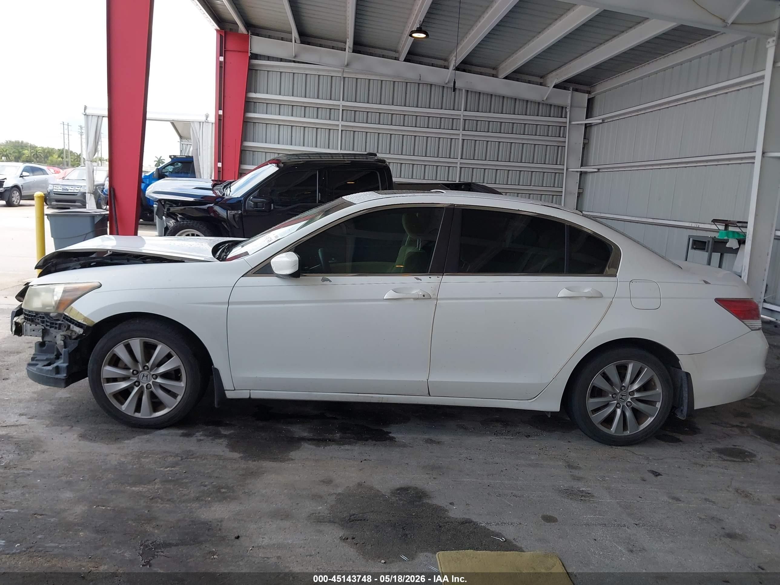 2011 Honda Accord 2.4 Ex White vin: 1HGCP2F75BA112672