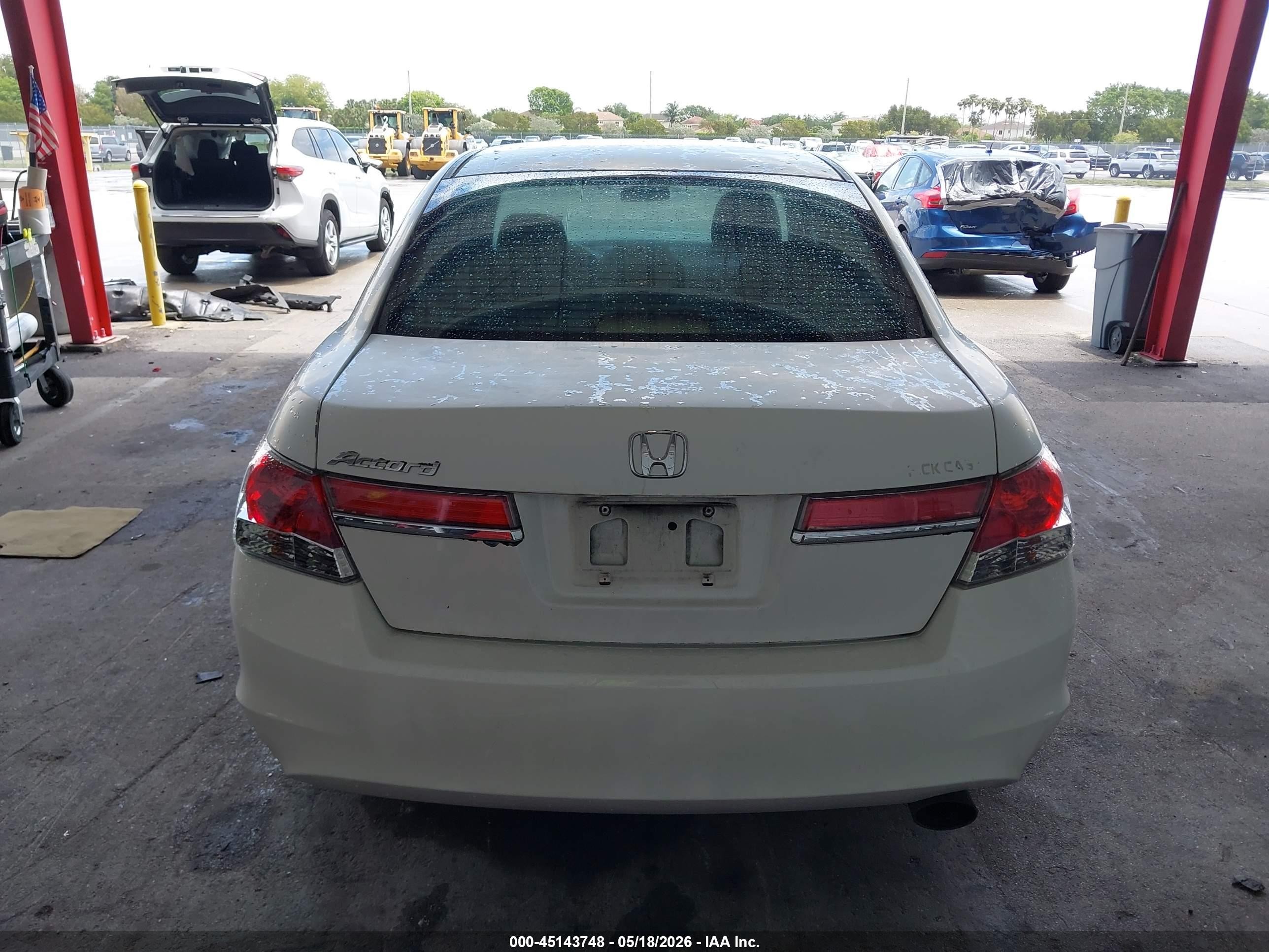 2011 Honda Accord 2.4 Ex White vin: 1HGCP2F75BA112672