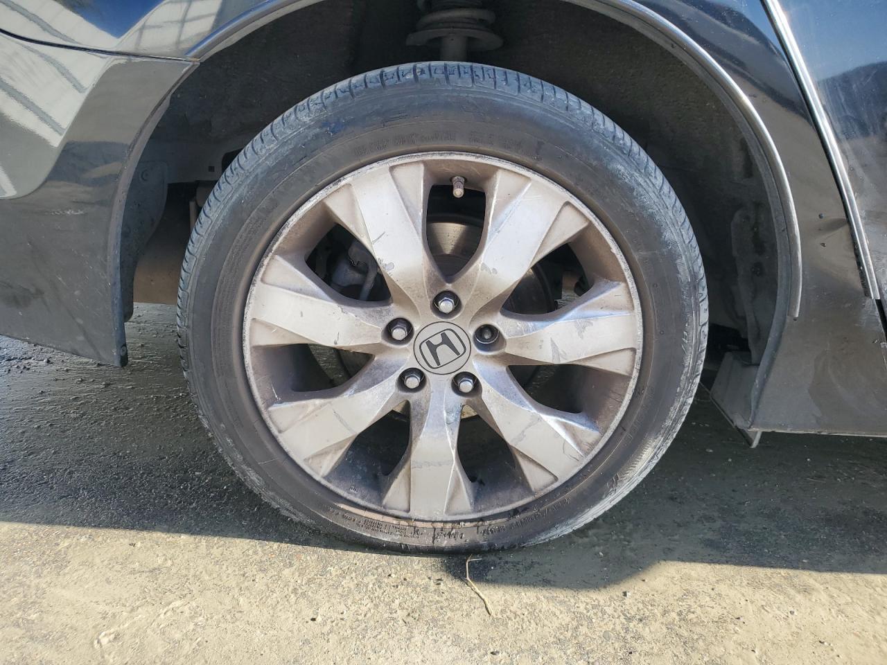 2010 Honda Accord Ex Black vin: 1HGCP2F76AA172457 Damage: Right Rear Wheel, Curb Rash, > 12 Inches