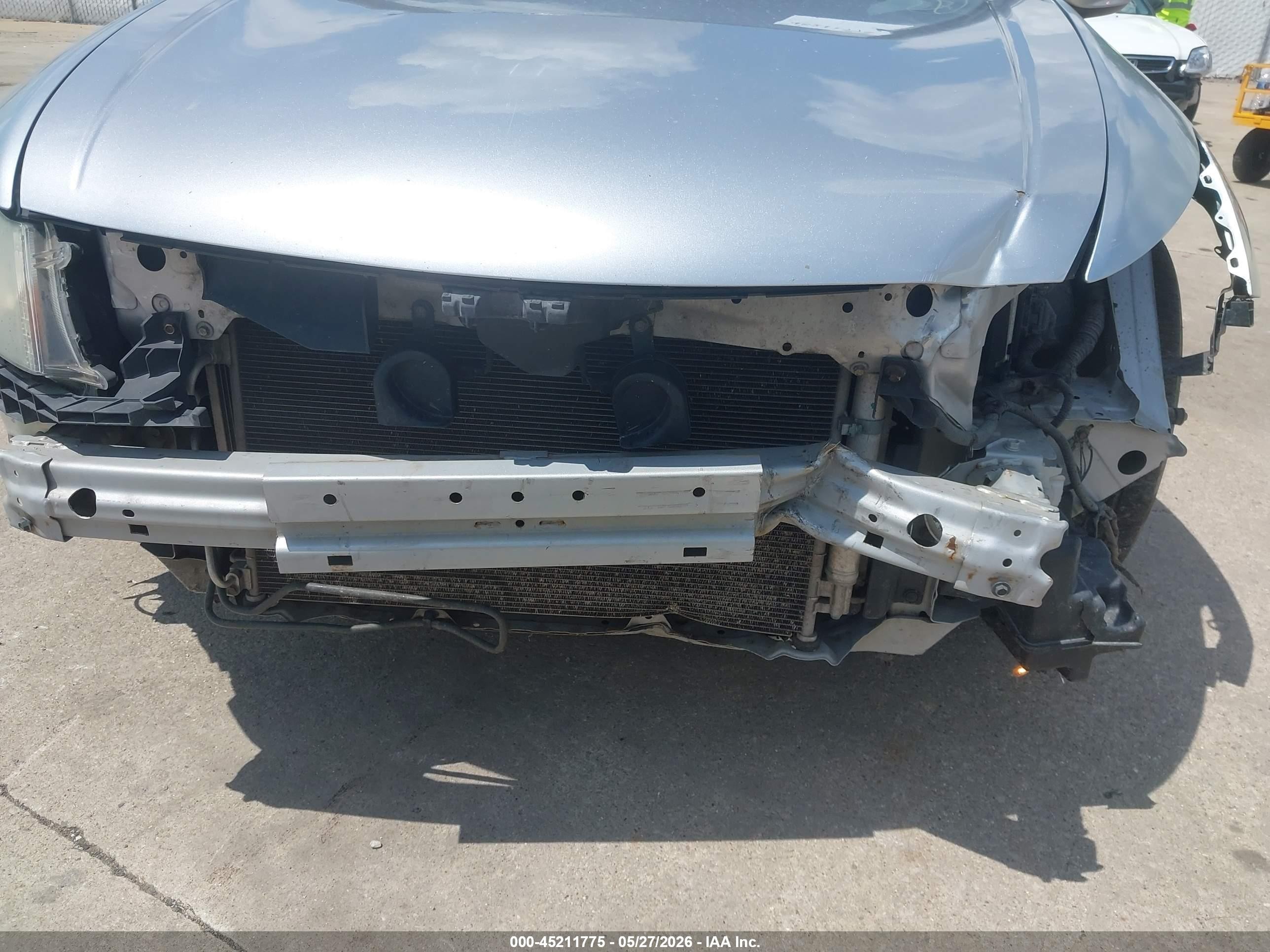 2011 Honda Accord 2.4 Ex Silver vin: 1HGCP2F76BA067922