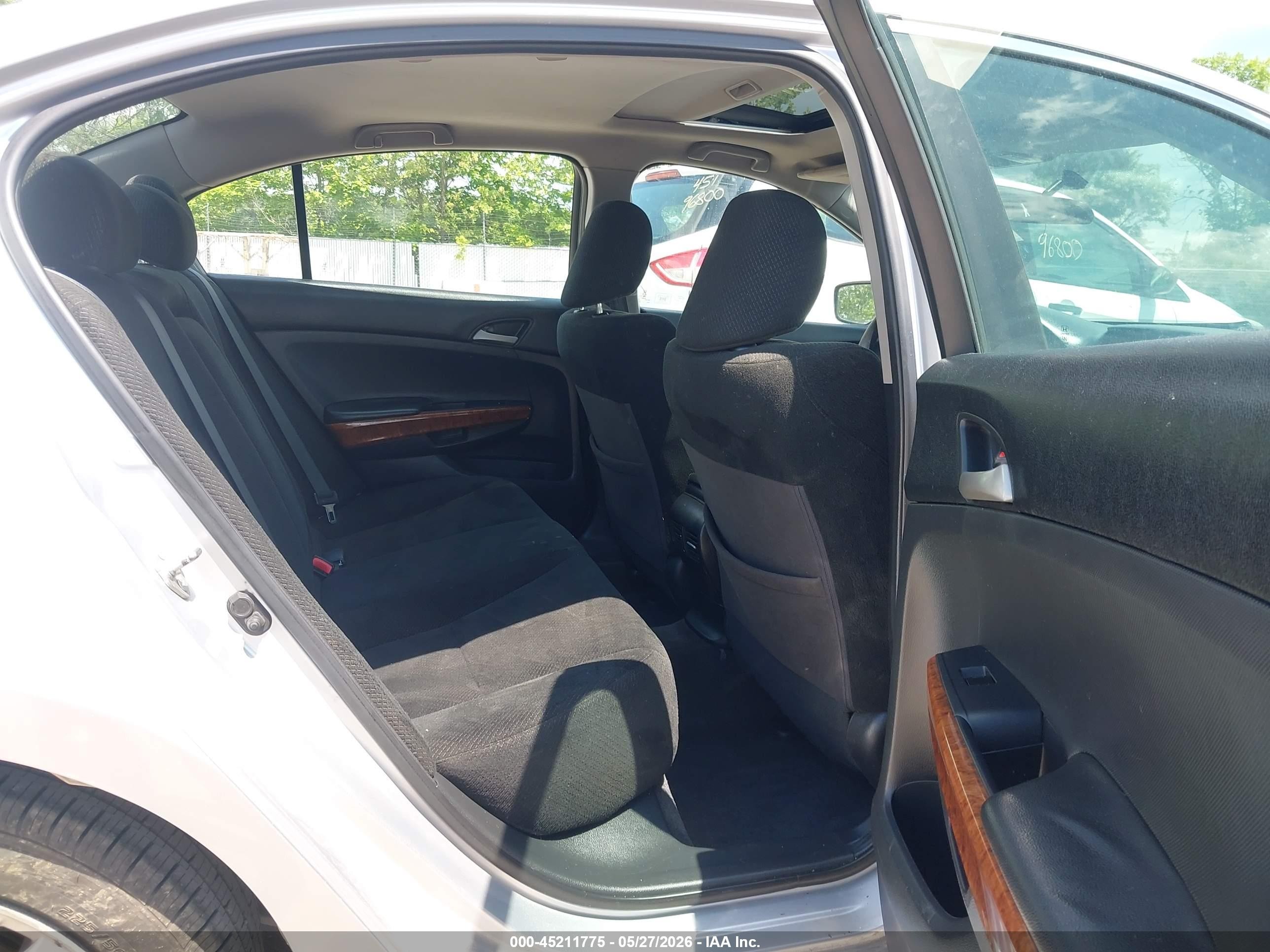 2011 Honda Accord 2.4 Ex Silver vin: 1HGCP2F76BA067922