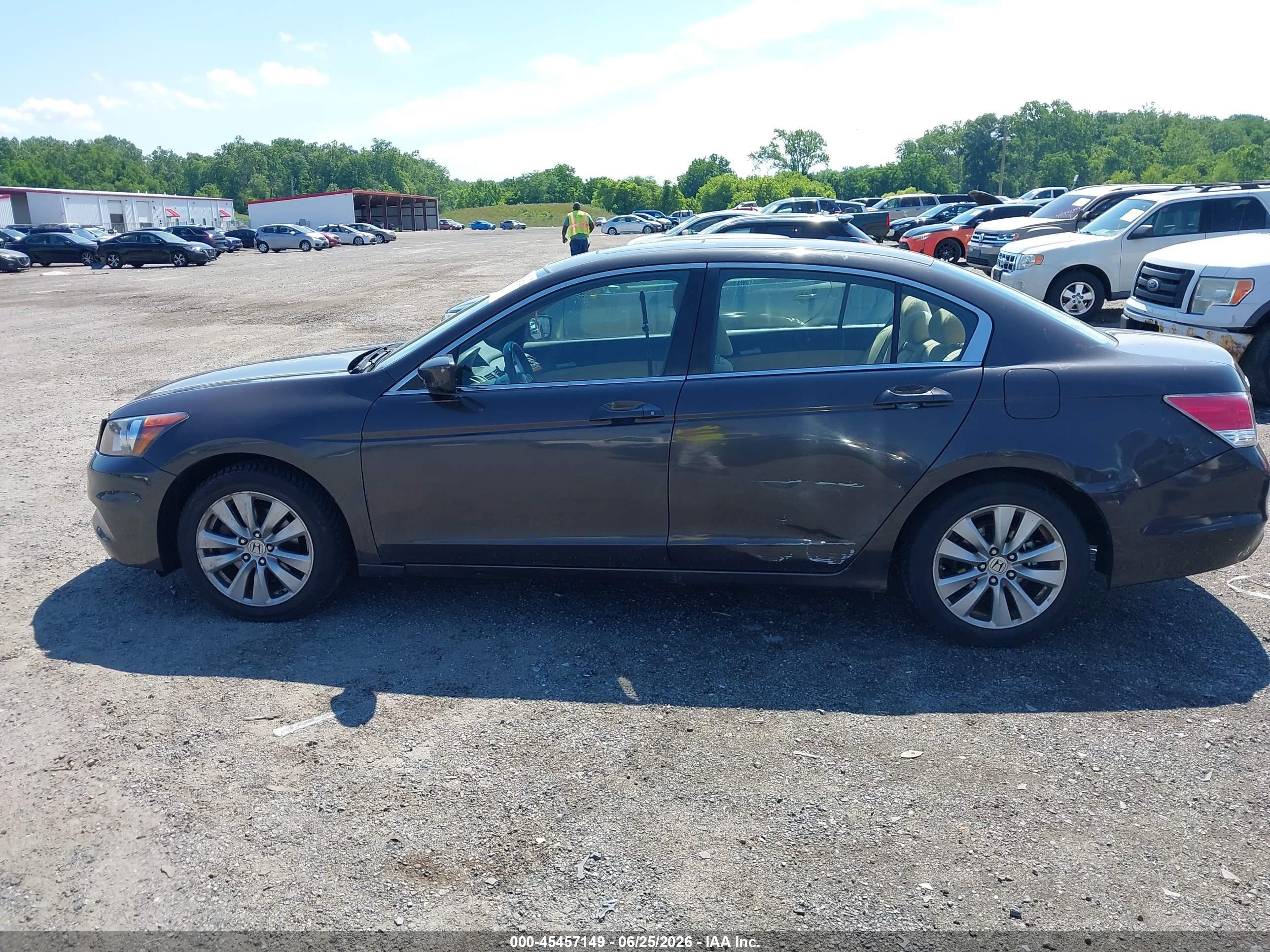 2012 Honda Accord 2.4 Ex Burgundy vin: 1HGCP2F76CA035988