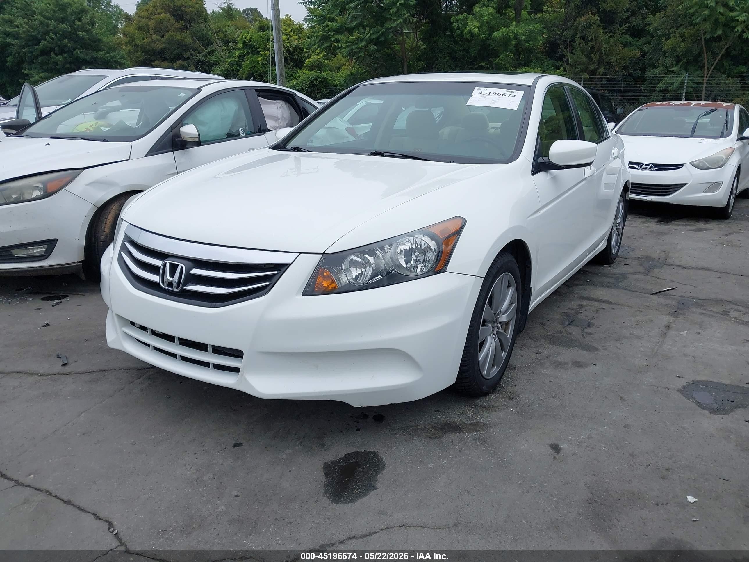 2012 Honda Accord 2.4 Ex White vin: 1HGCP2F76CA119065