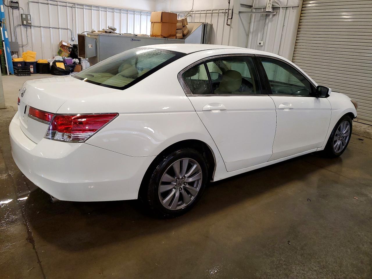 2011 Honda Accord Ex White vin: 1HGCP2F77BA064267