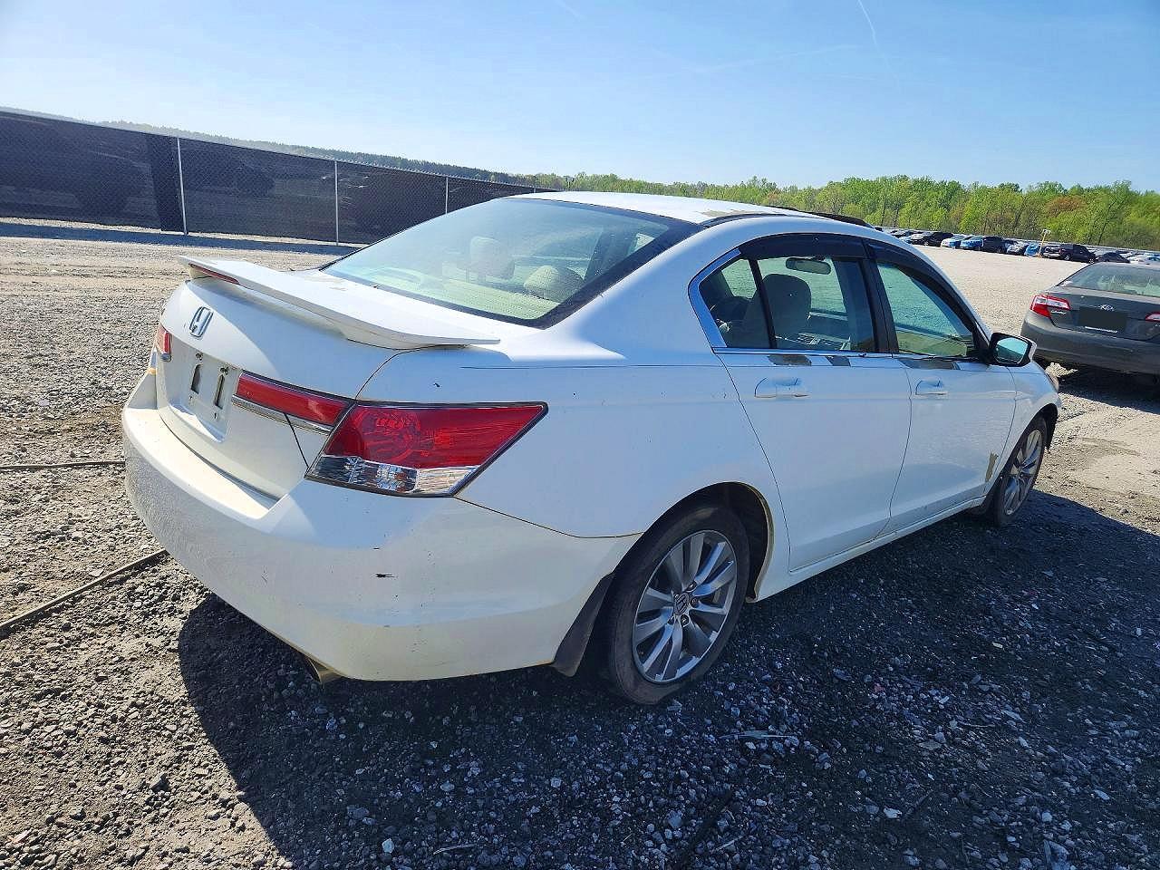 2011 Honda Accord Ex White vin: 1HGCP2F78BA112682