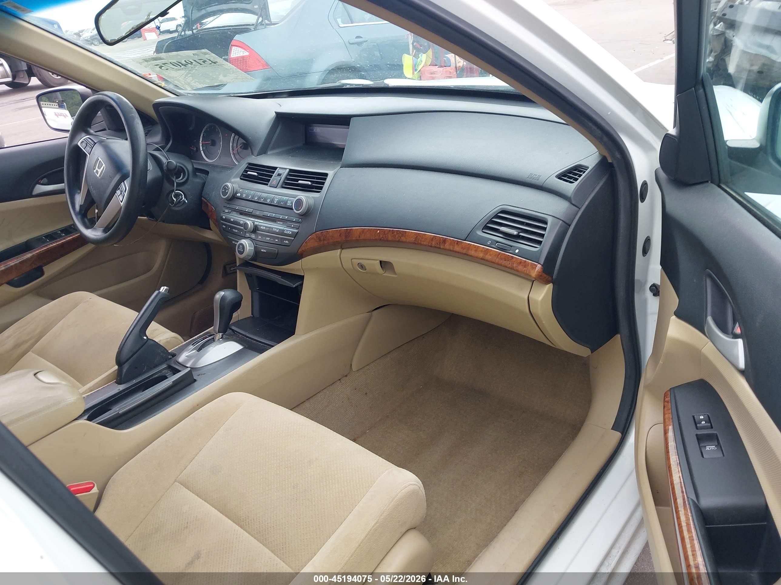2012 Honda Accord 2.4 Ex White vin: 1HGCP2F78CA202755
