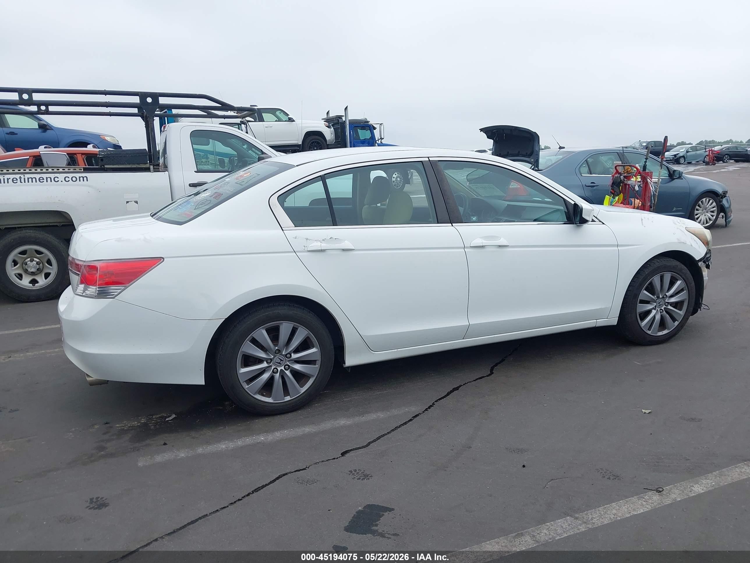 2012 Honda Accord 2.4 Ex White vin: 1HGCP2F78CA202755