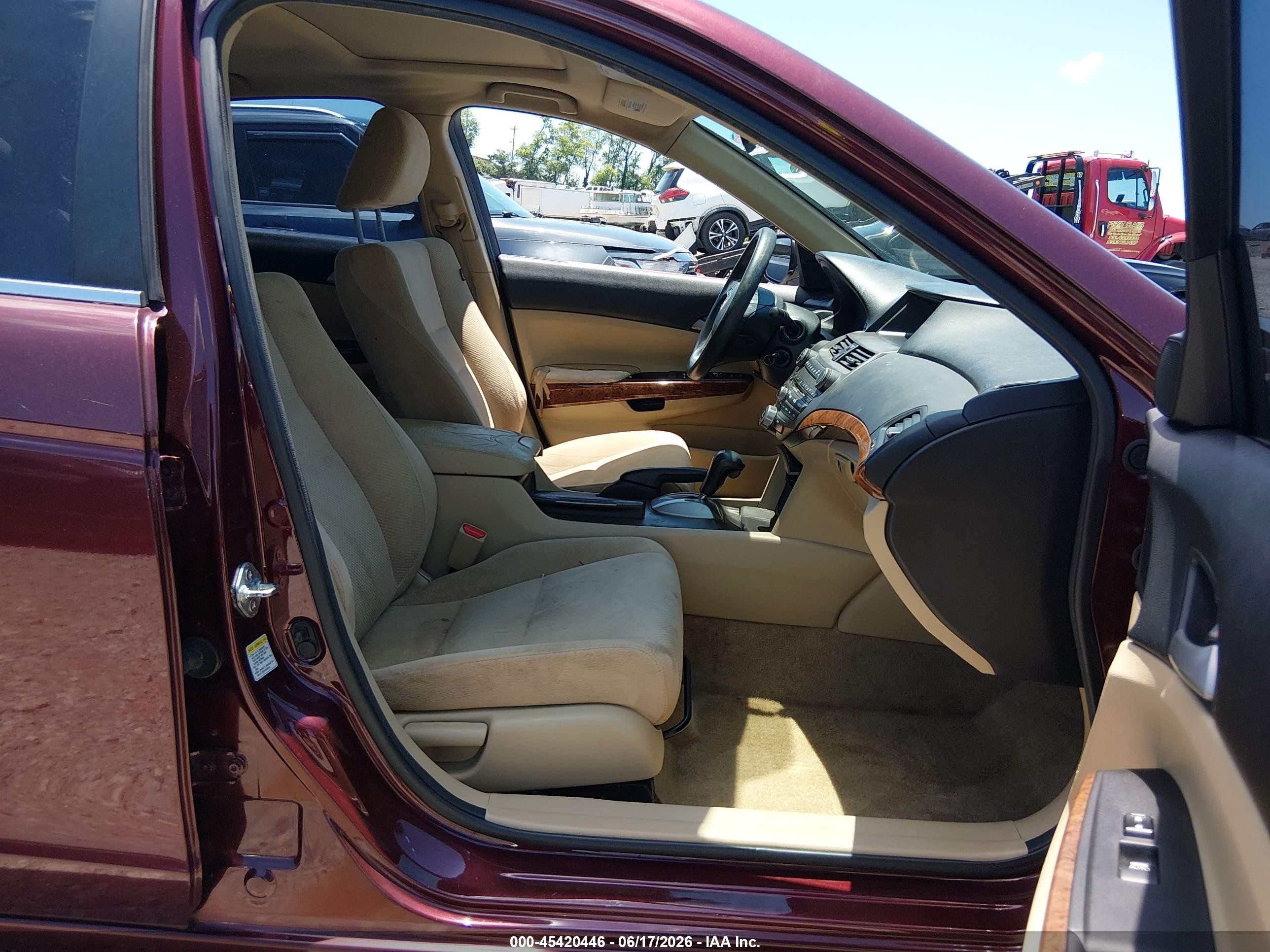 2011 Honda Accord 2.4 Ex Red vin: 1HGCP2F79BA105918
