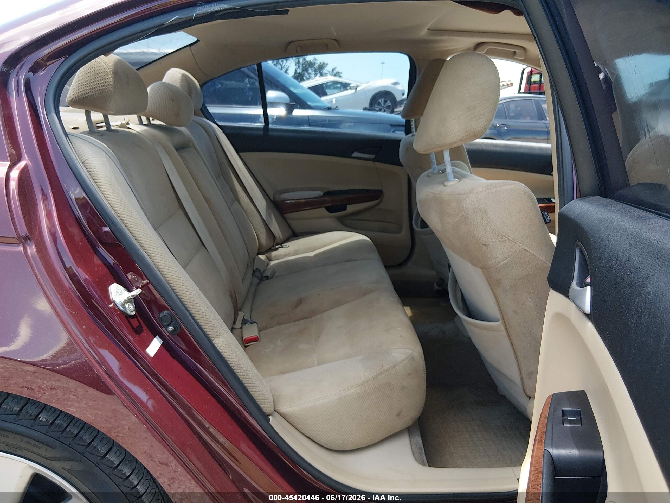 2011 Honda Accord 2.4 Ex Red vin: 1HGCP2F79BA105918