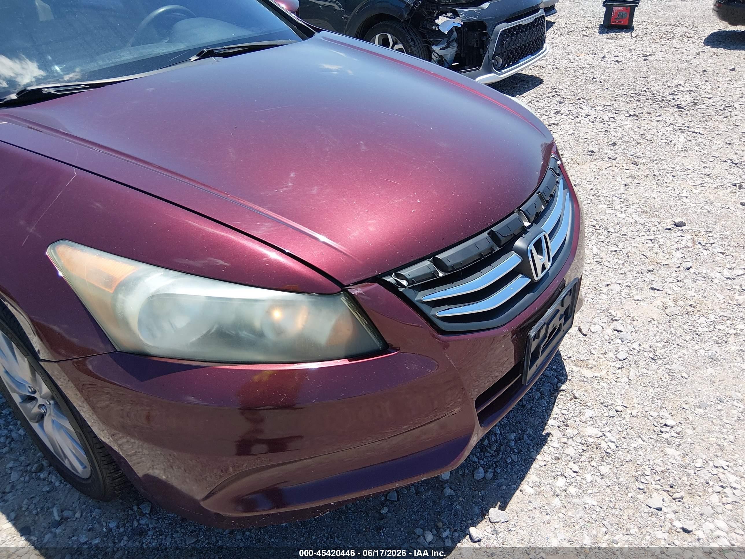 2011 Honda Accord 2.4 Ex Red vin: 1HGCP2F79BA105918