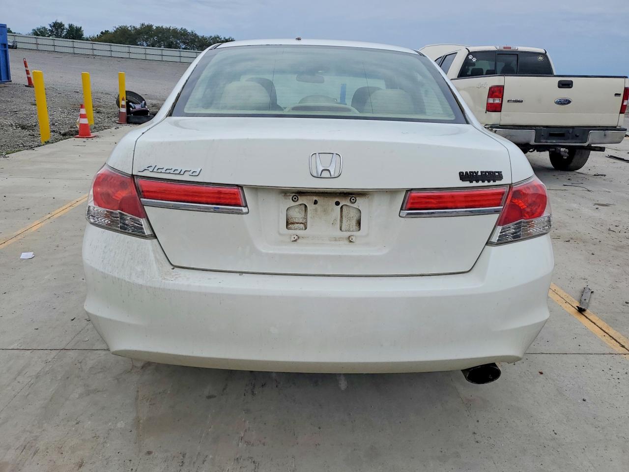 2011 Honda Accord White vin: 1HGCP2F7XBA067194