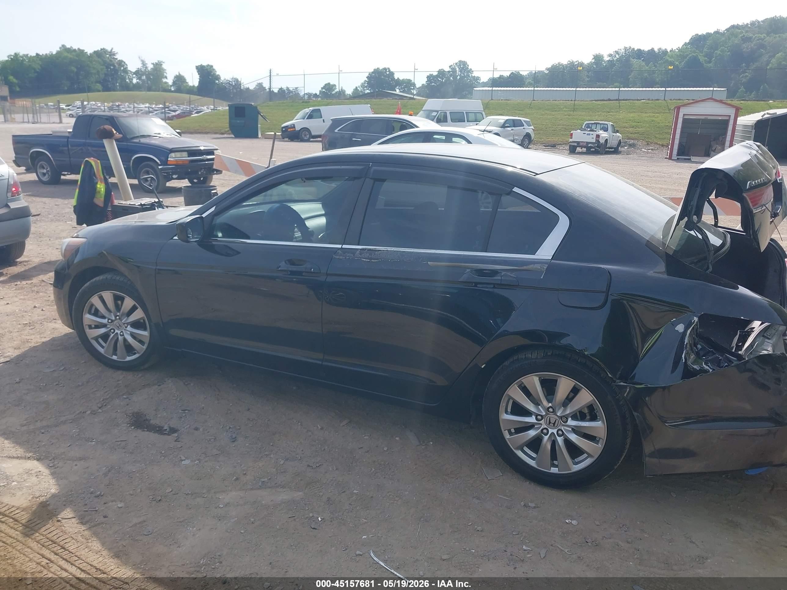2011 Honda Accord 2.4 Ex Black vin: 1HGCP2F7XBA098395