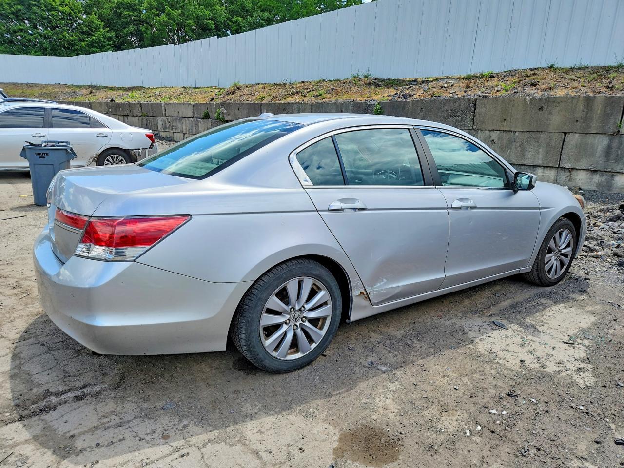 2011 Honda Accord Exl Silver vin: 1HGCP2F80BA072252