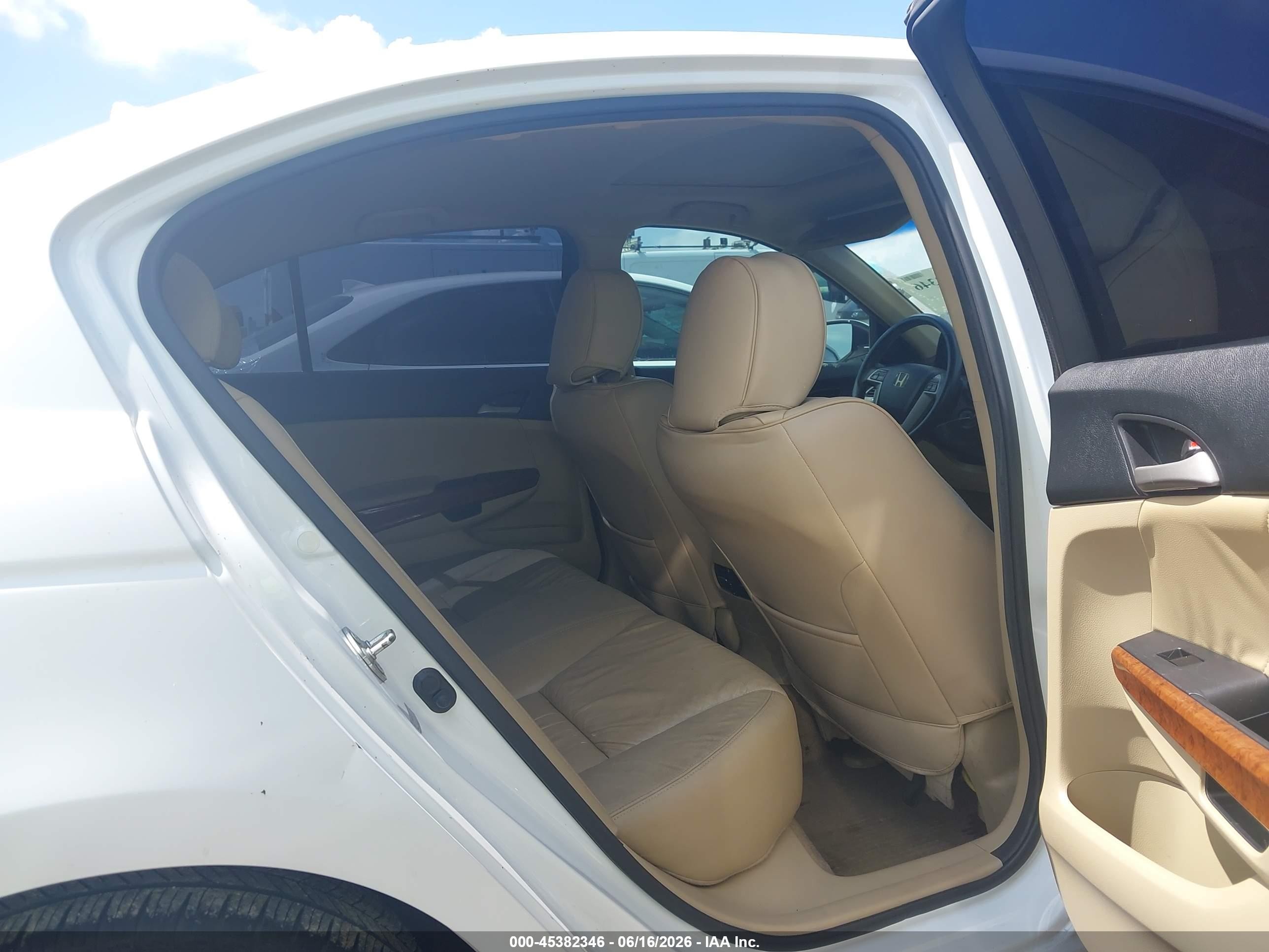 2011 Honda Accord 2.4 Ex-l Белый vin: 1HGCP2F80BA102561