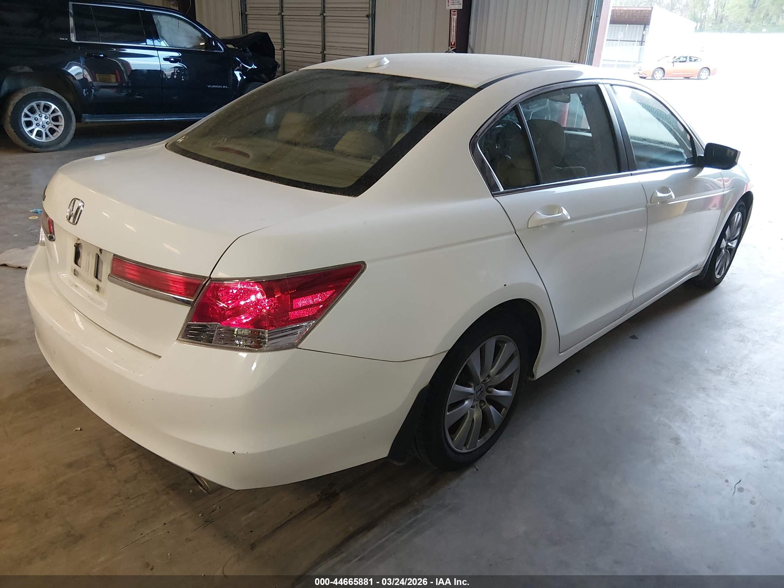 2012 Honda Accord 2.4 Ex-l White vin: 1HGCP2F80CA108233