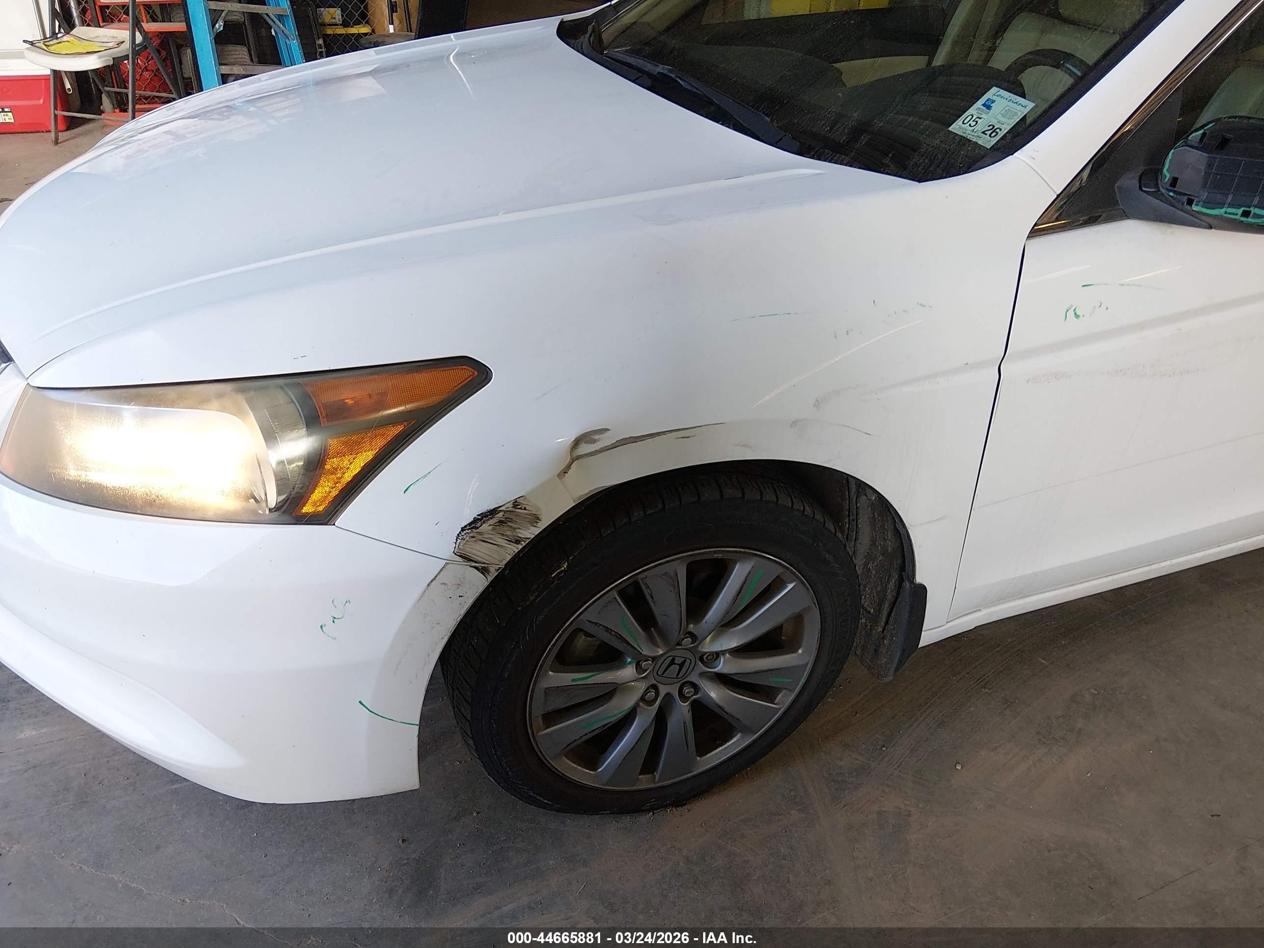 2012 Honda Accord 2.4 Ex-l White vin: 1HGCP2F80CA108233