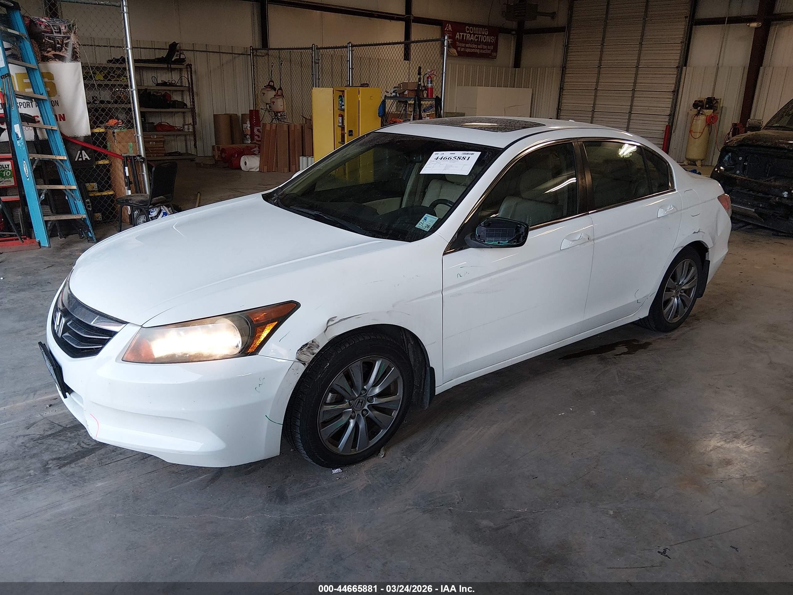 2012 Honda Accord 2.4 Ex-l White vin: 1HGCP2F80CA108233