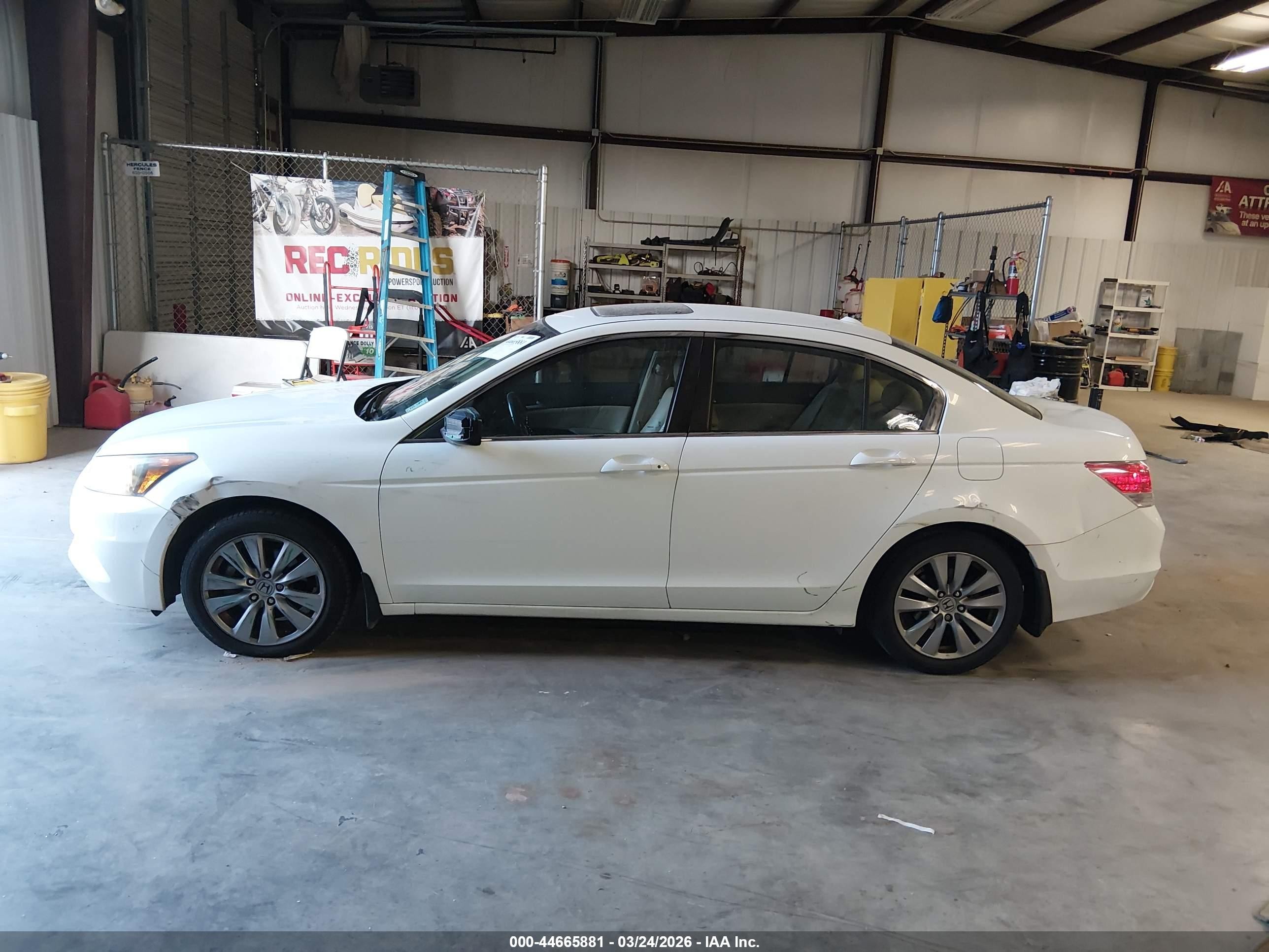 2012 Honda Accord 2.4 Ex-l White vin: 1HGCP2F80CA108233
