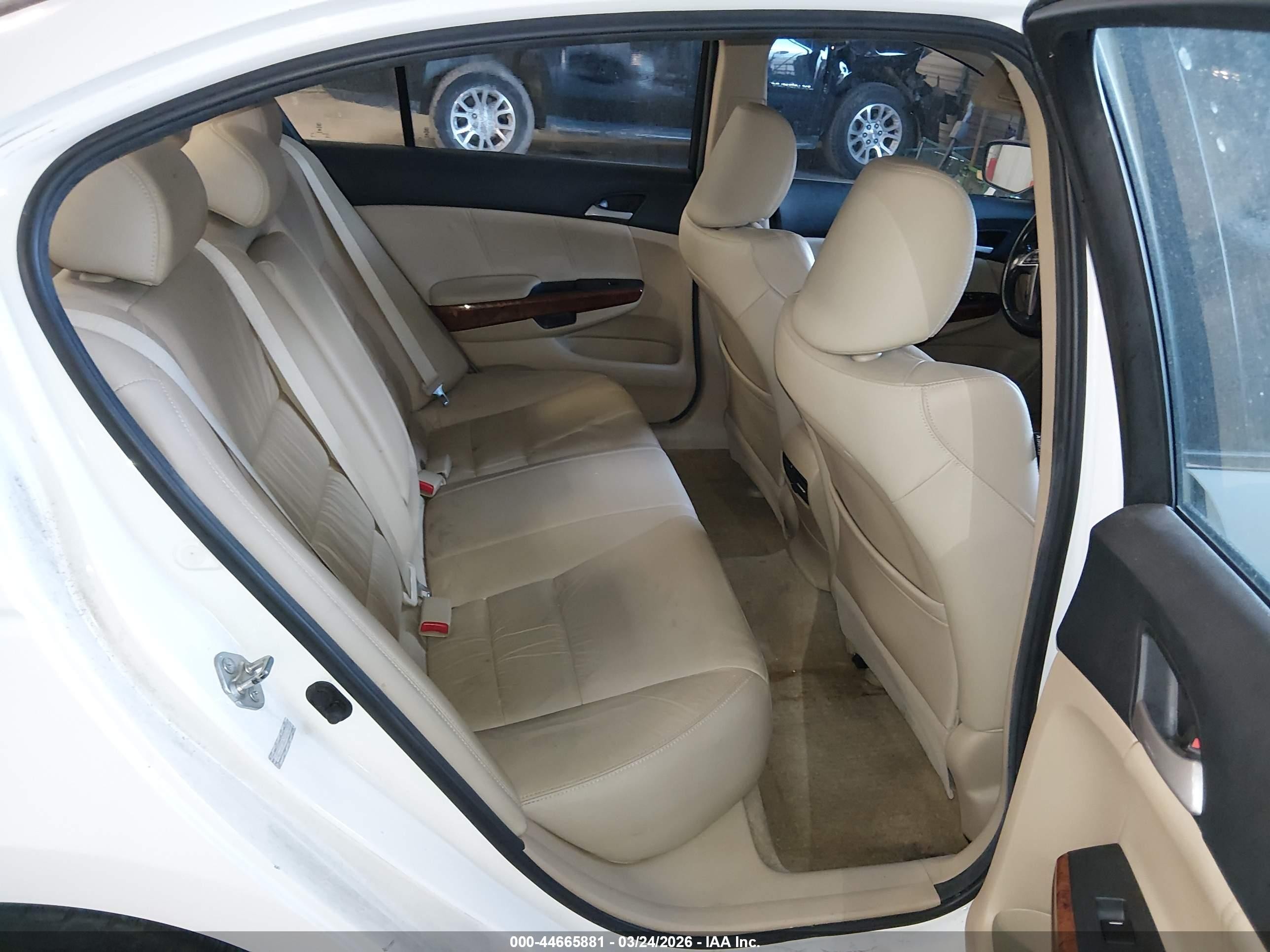 2012 Honda Accord 2.4 Ex-l White vin: 1HGCP2F80CA108233