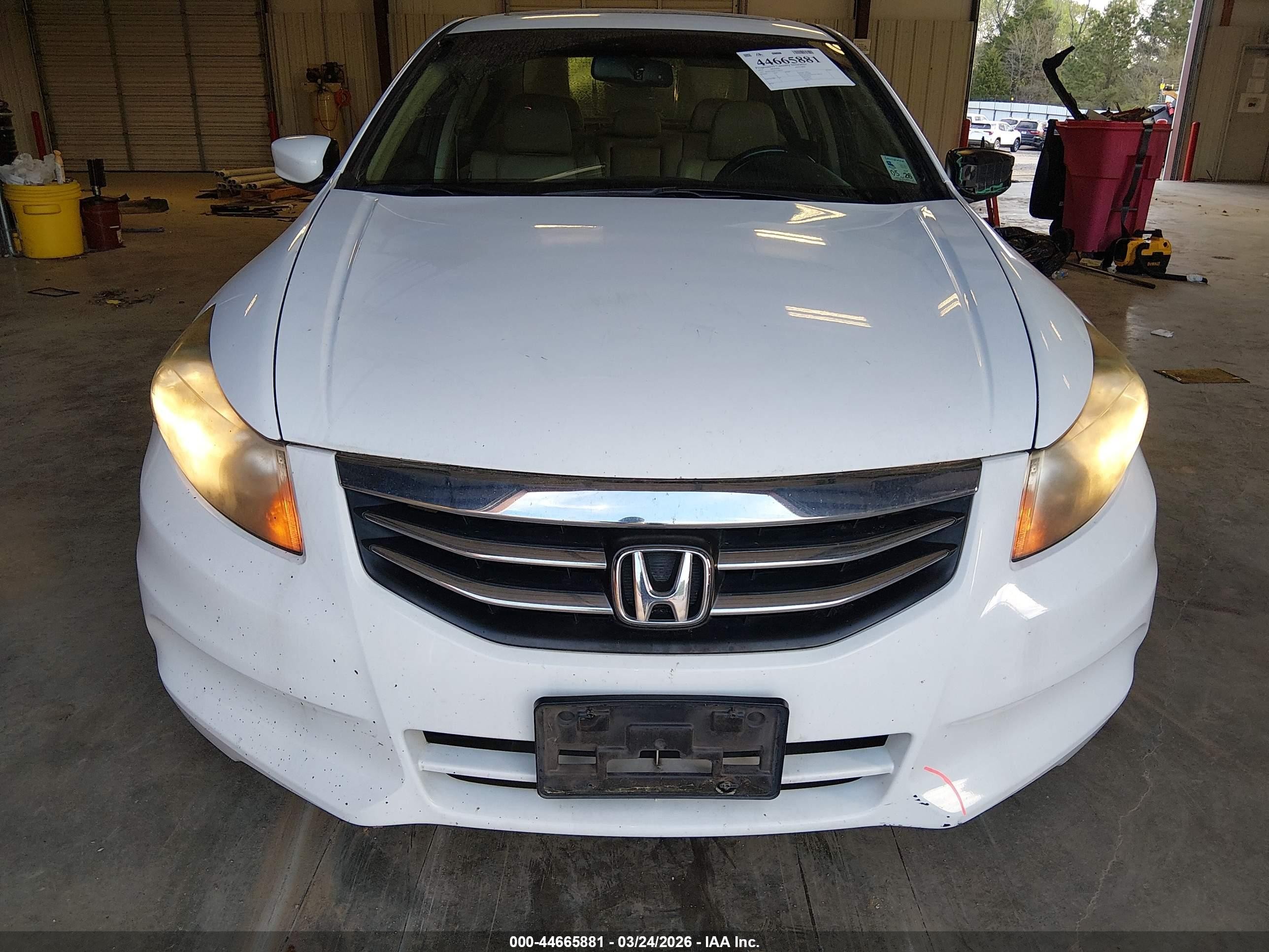 2012 Honda Accord 2.4 Ex-l White vin: 1HGCP2F80CA108233
