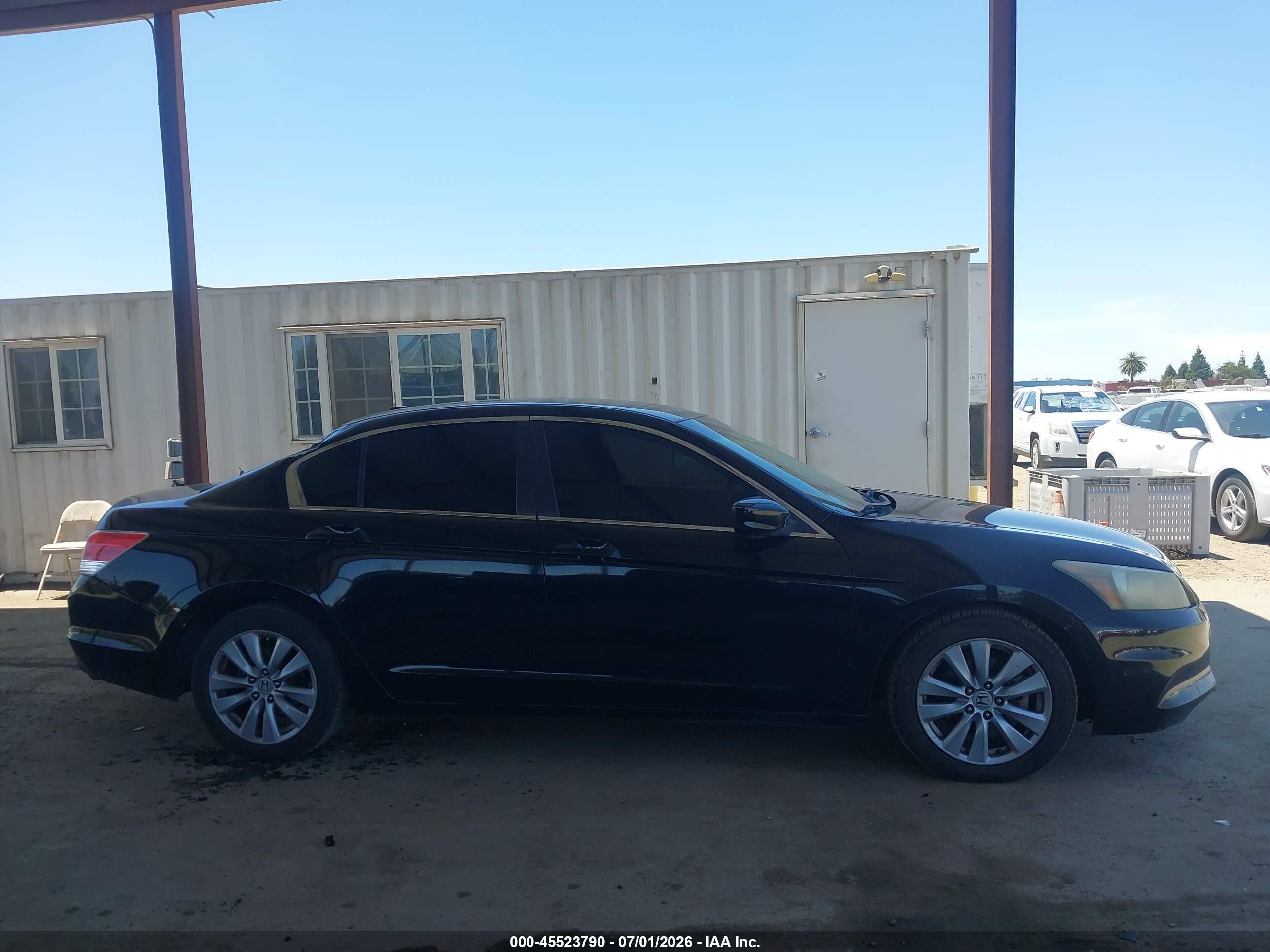 2011 Honda Accord 2.4 Ex-l Black vin: 1HGCP2F81BA010052