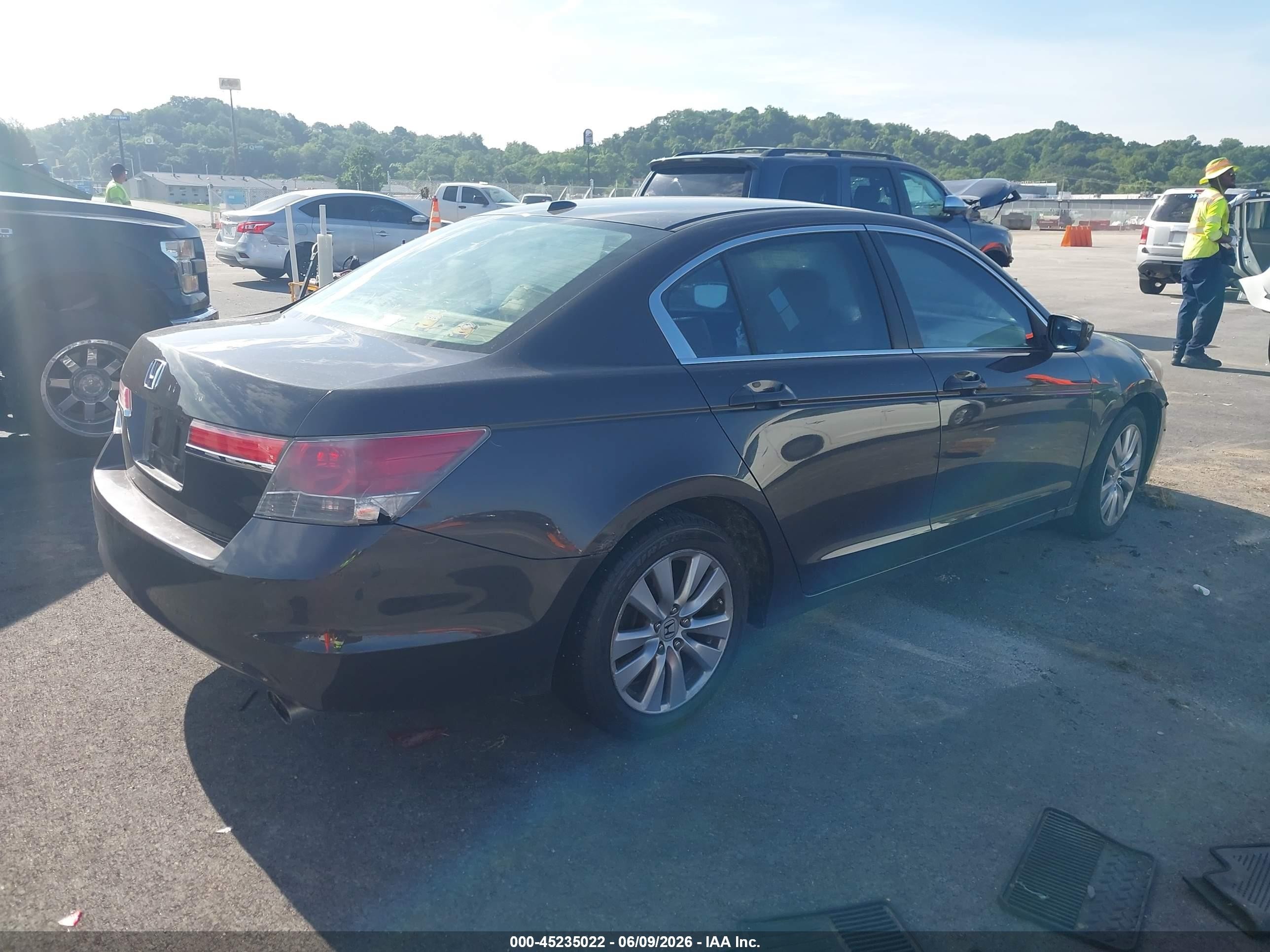 2011 Honda Accord 2.4 Ex-l Фиолетовый vin: 1HGCP2F81BA072227