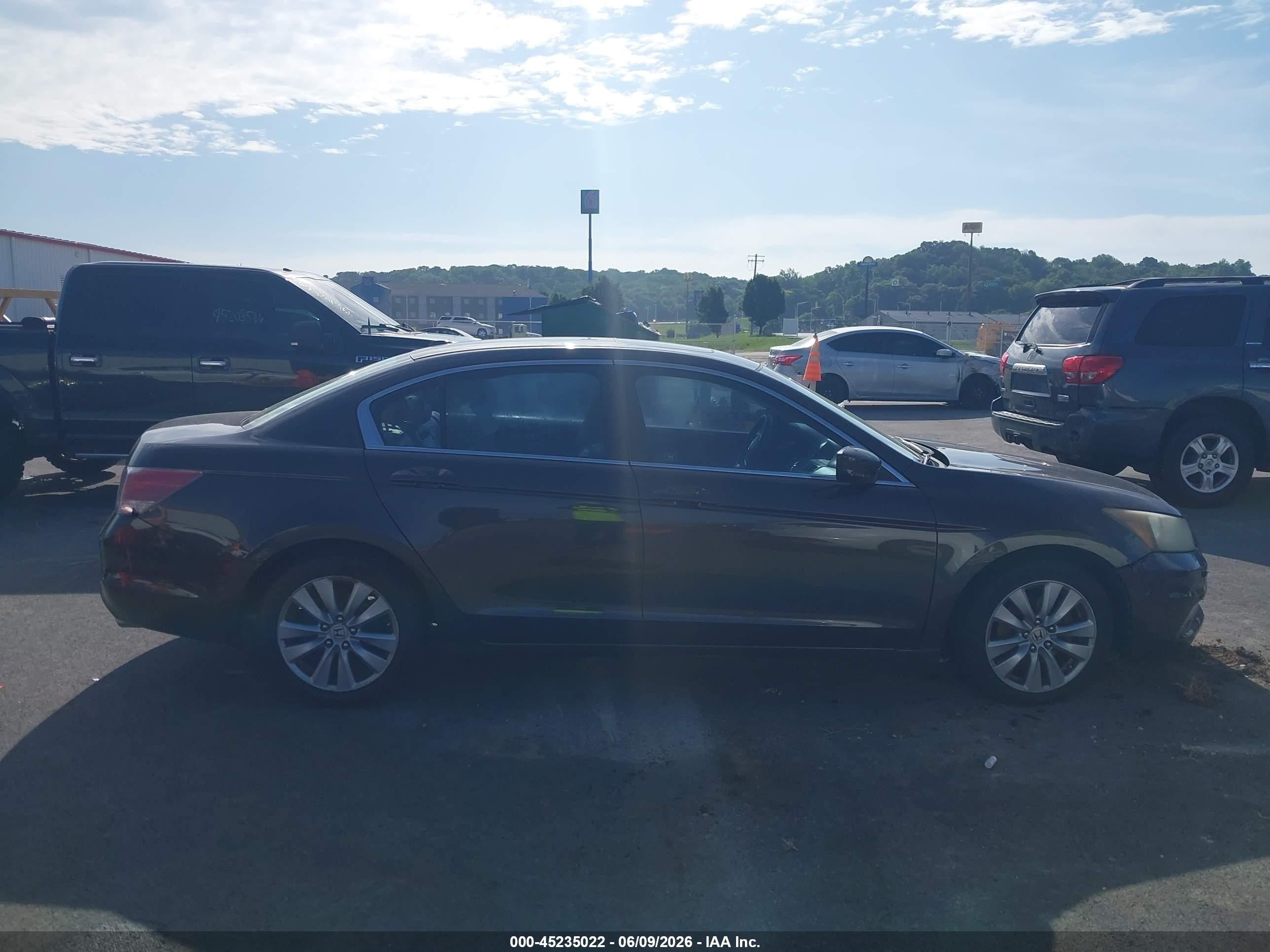 2011 Honda Accord 2.4 Ex-l Фиолетовый vin: 1HGCP2F81BA072227