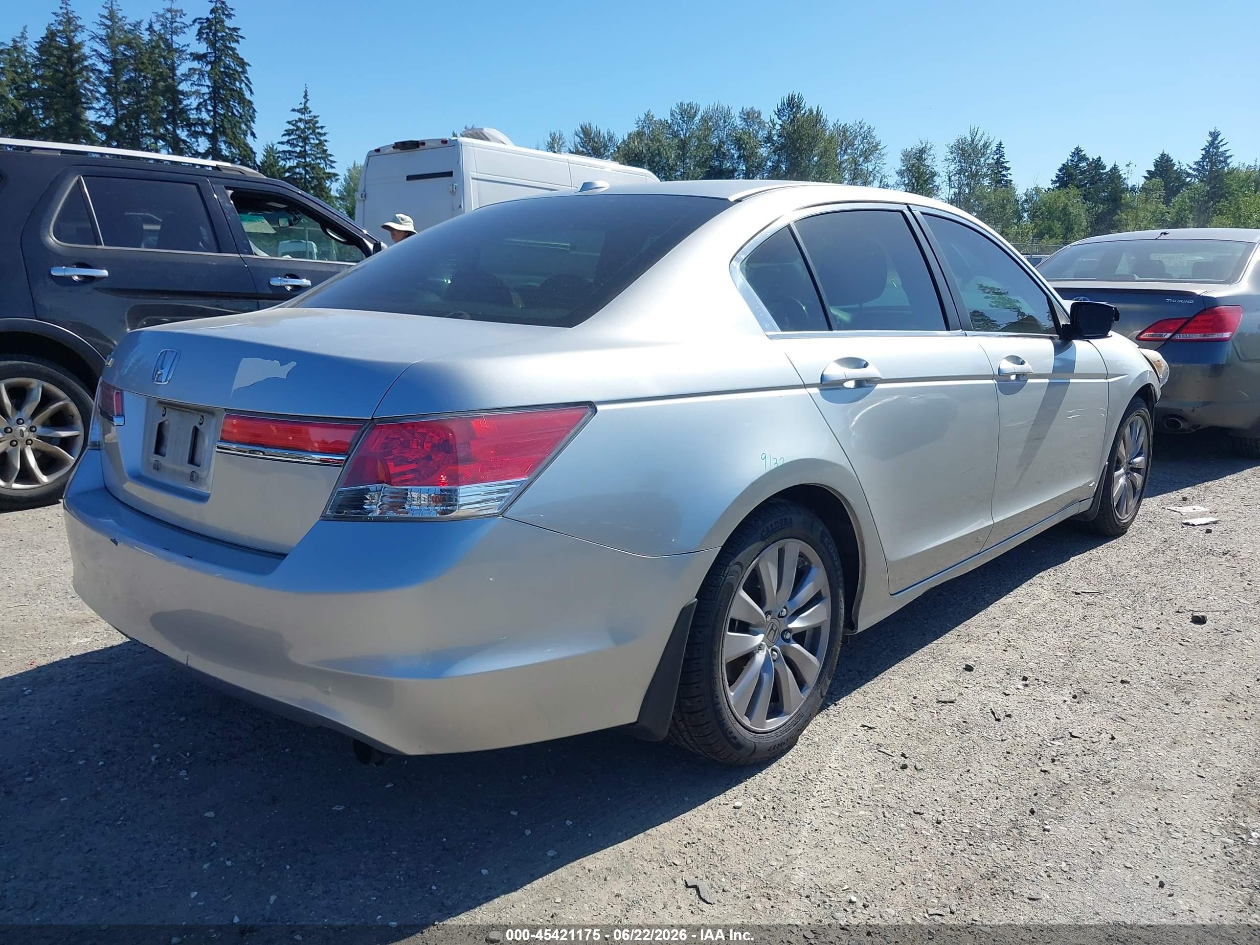 2011 Honda Accord 2.4 Ex-l Silver vin: 1HGCP2F81BA149372